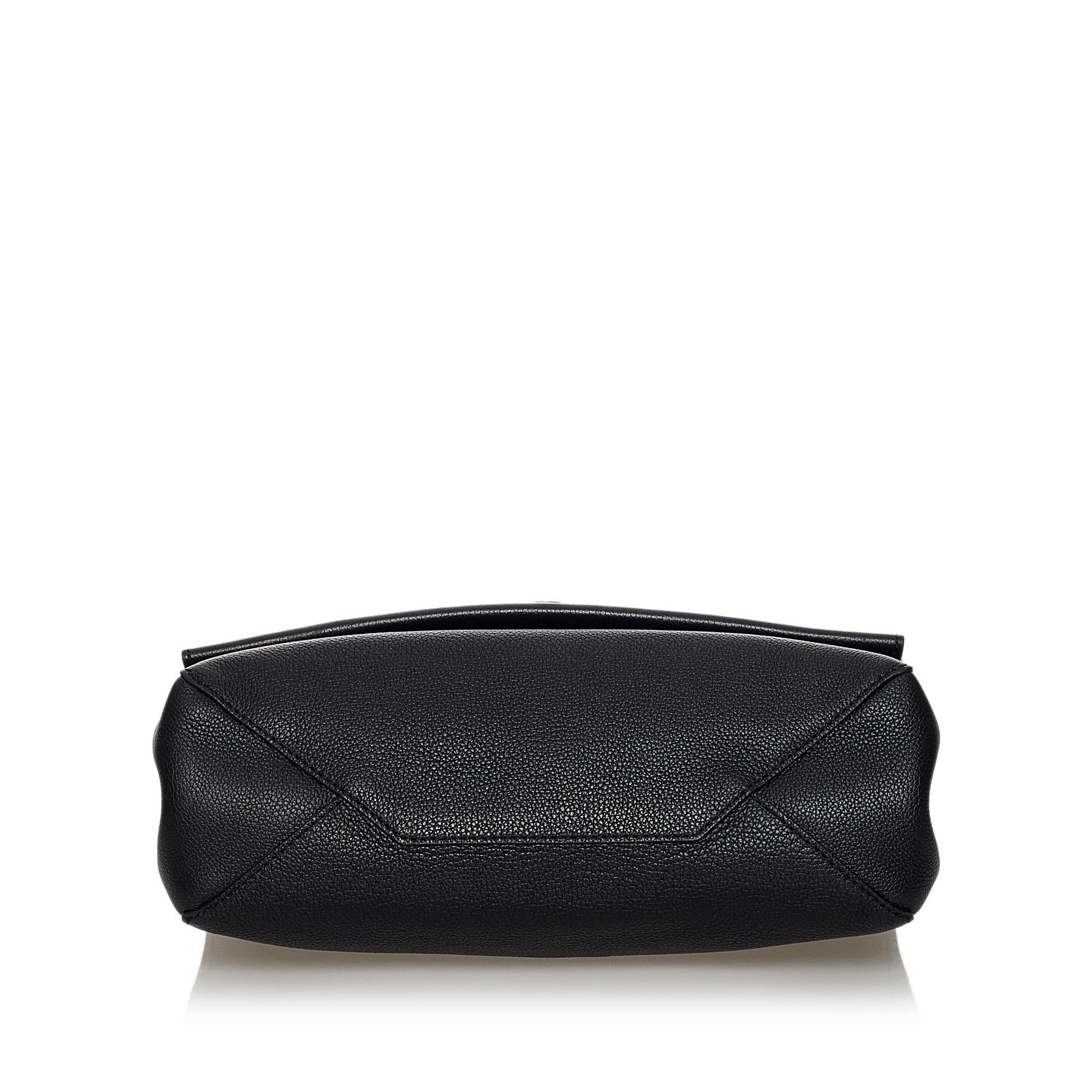 Louis Vuitton LockMe II (SHG-31266)