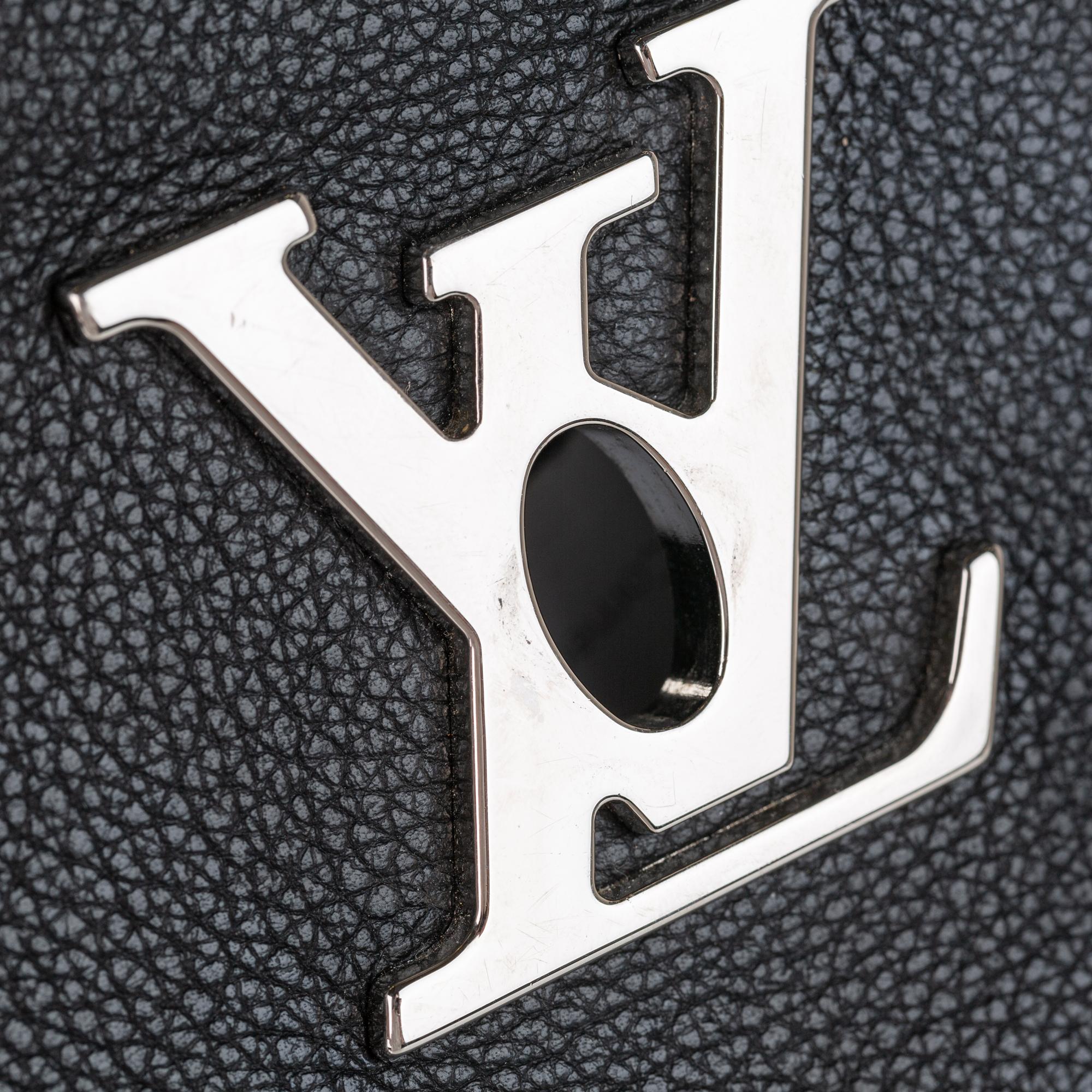 Louis Vuitton Lockme Hobo (SHG-35801)