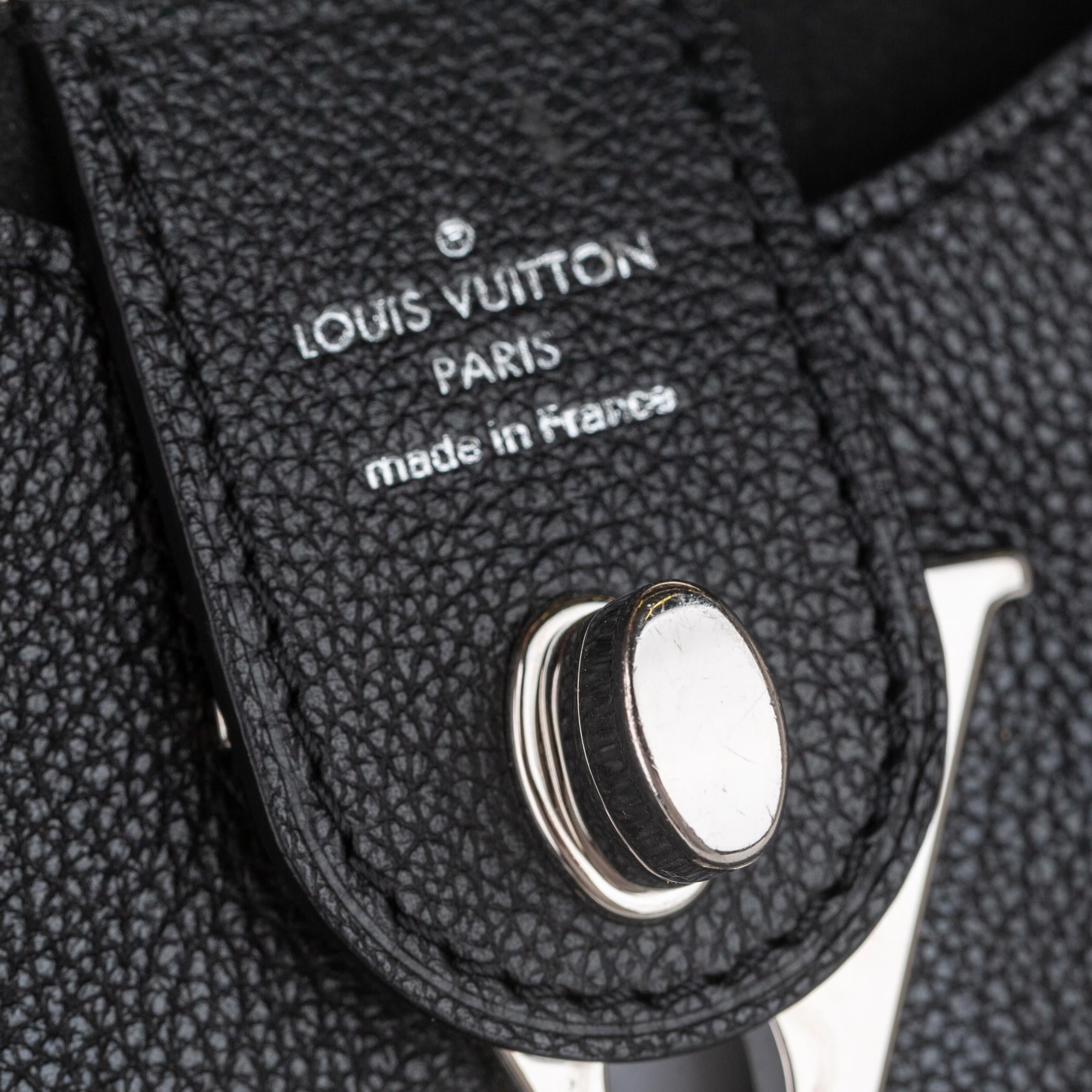 Louis Vuitton Lockme Hobo (SHG-35801)