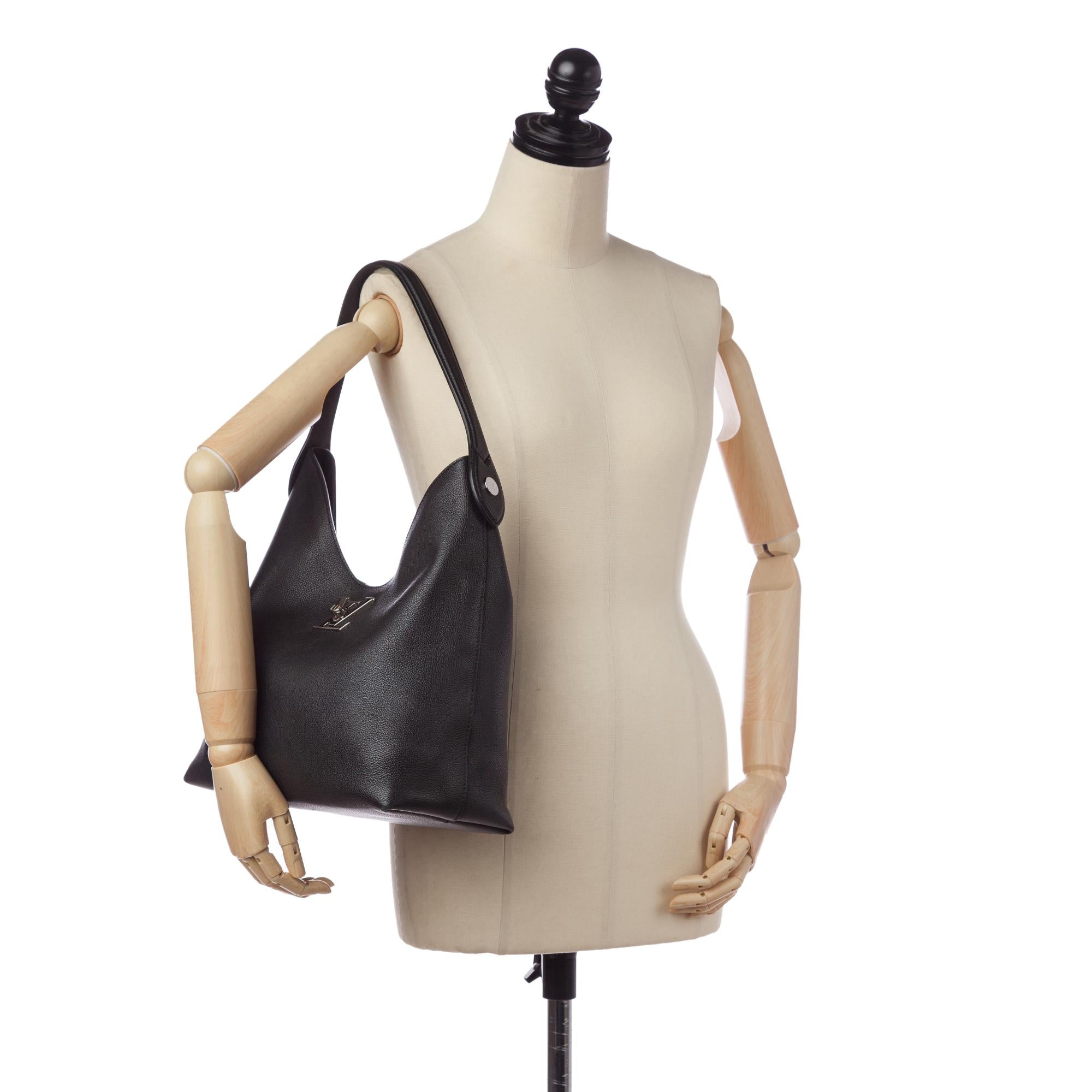 Louis Vuitton Lockme Hobo (SHG-35801)