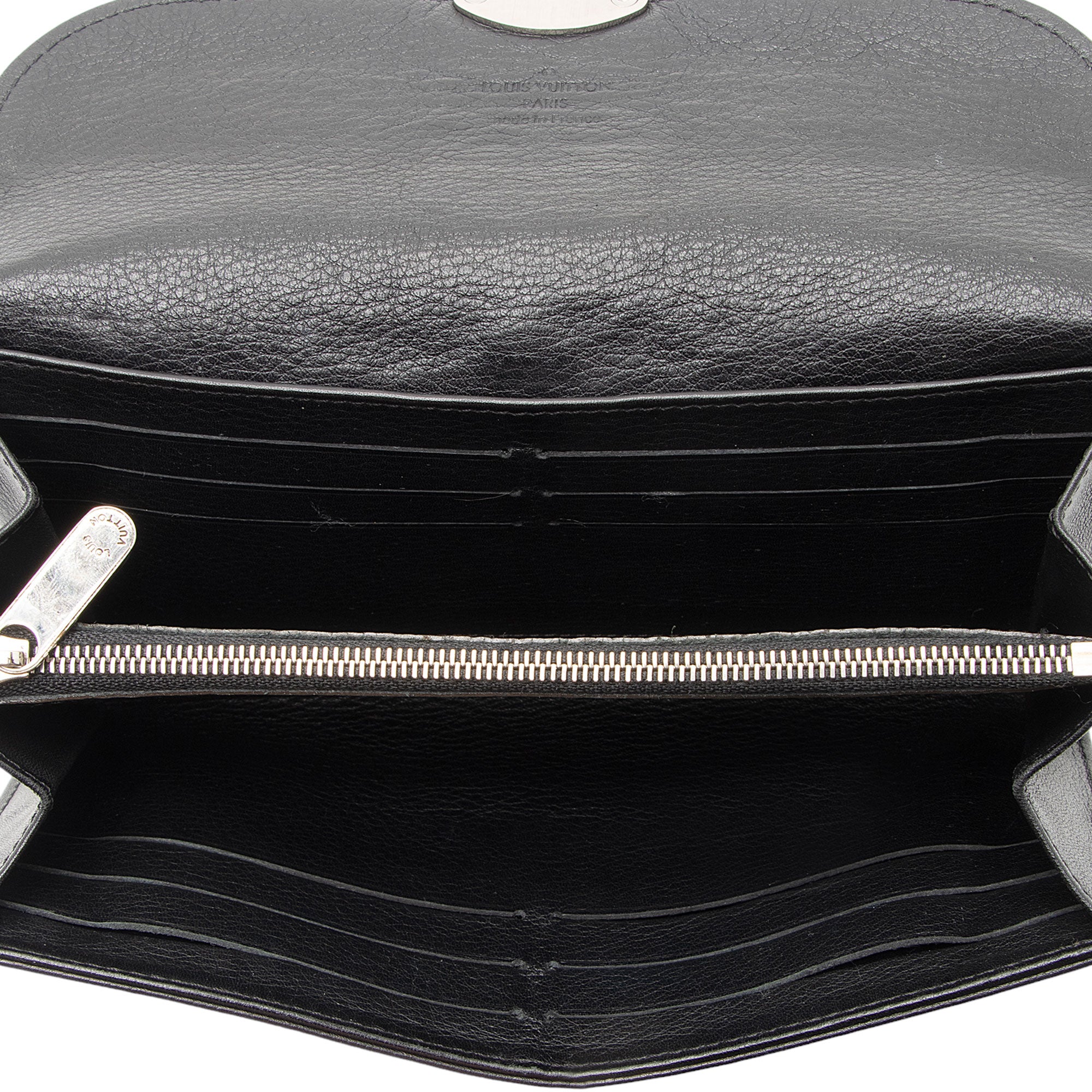 Louis Vuitton Mahina Leather Amelia Wallet (SHF-YicIHU)