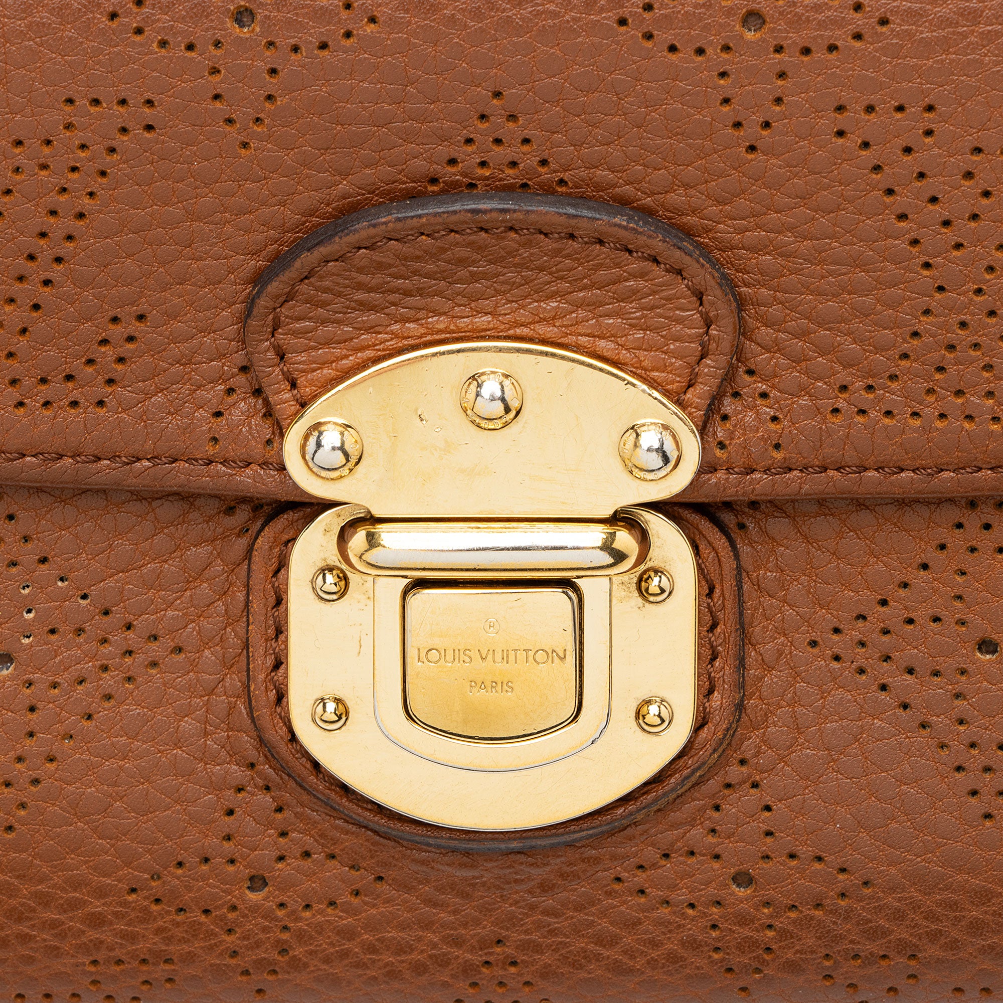 Louis Vuitton Mahina Leather Amelia Wallet