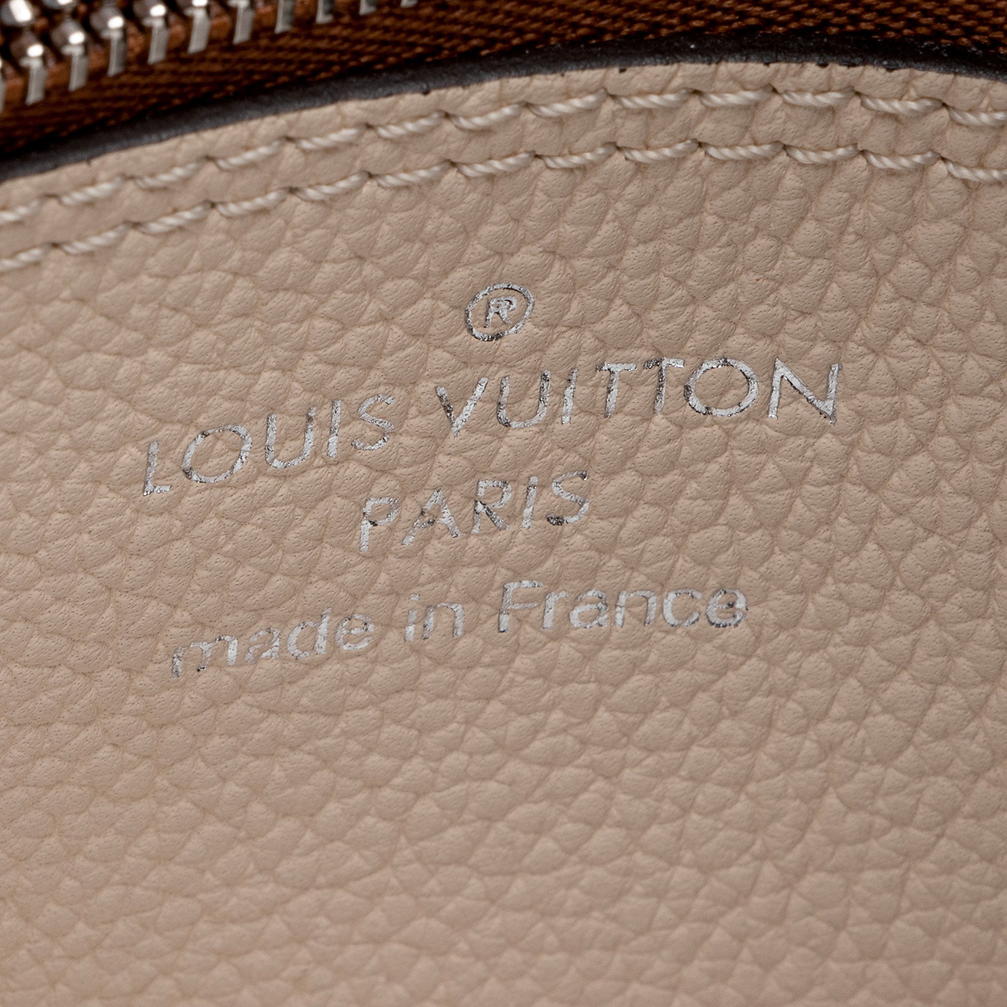 Louis Vuitton Mahina Leather Carmel Hobo (SHF-I2e2sp)