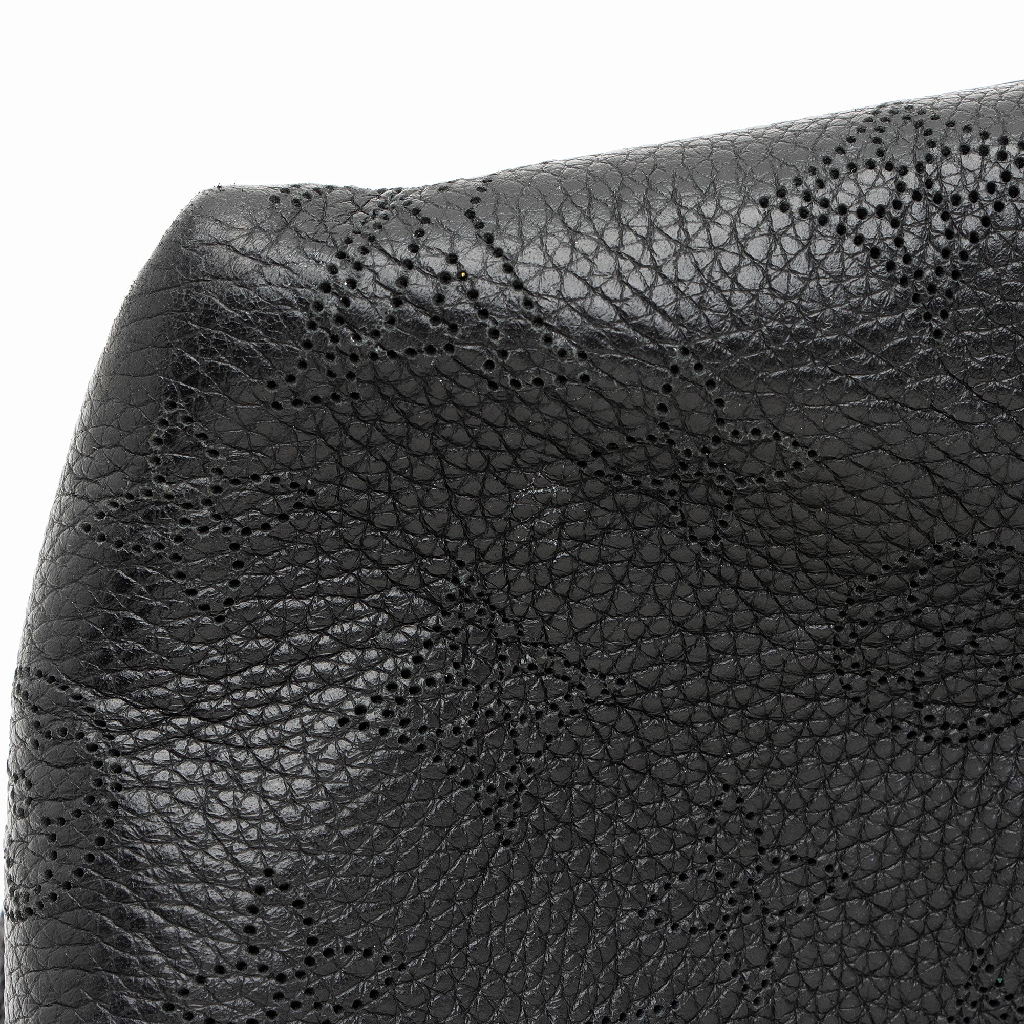 Louis Vuitton Mahina Leather Carmel Hobo (SHF-SK1HwZ)