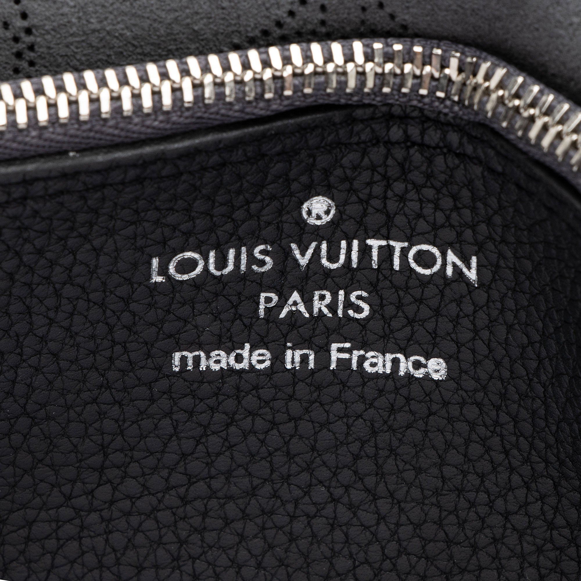 Louis Vuitton Mahina Leather Carmel Hobo (SHF-SK1HwZ)