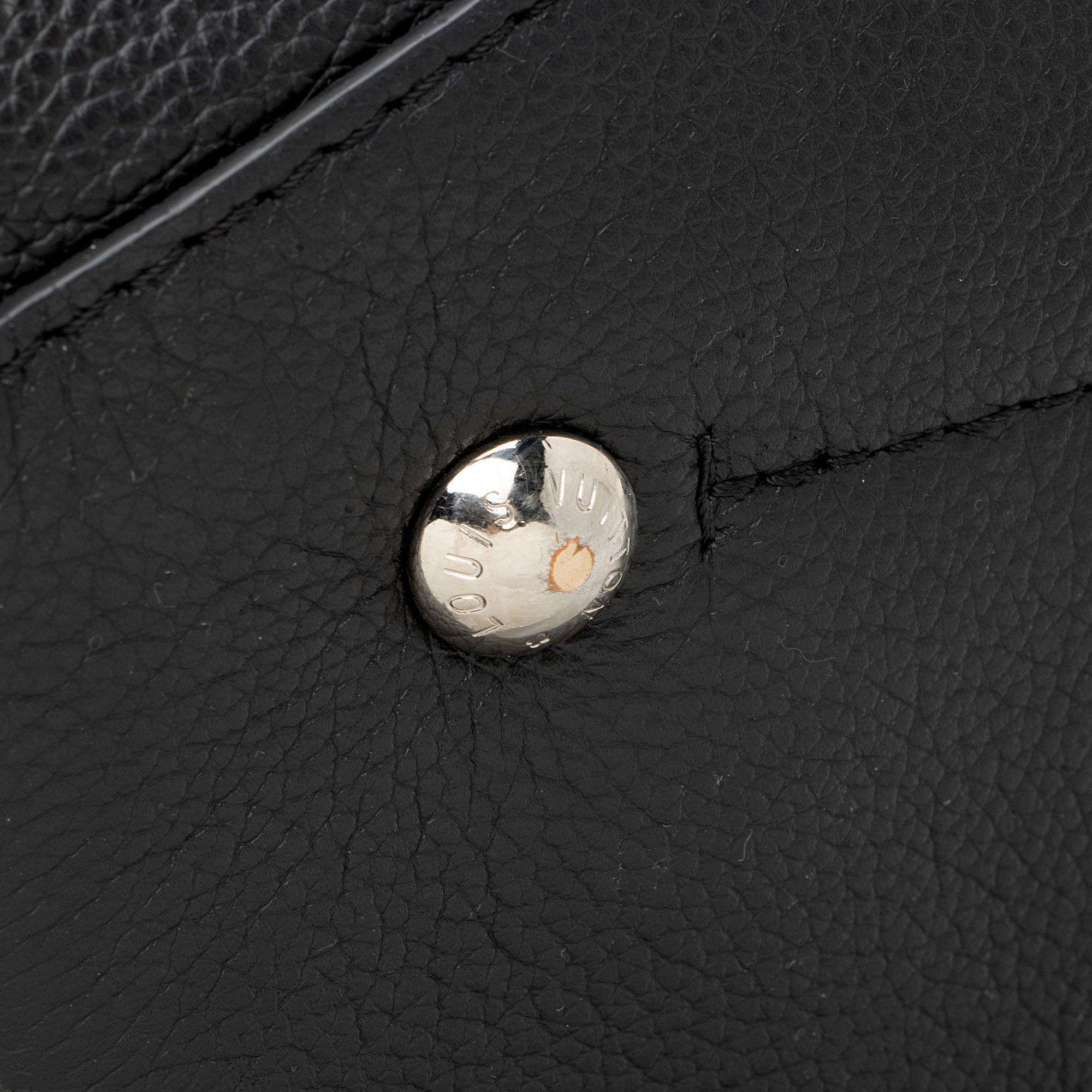 Louis Vuitton Mahina Leather Carmel Hobo