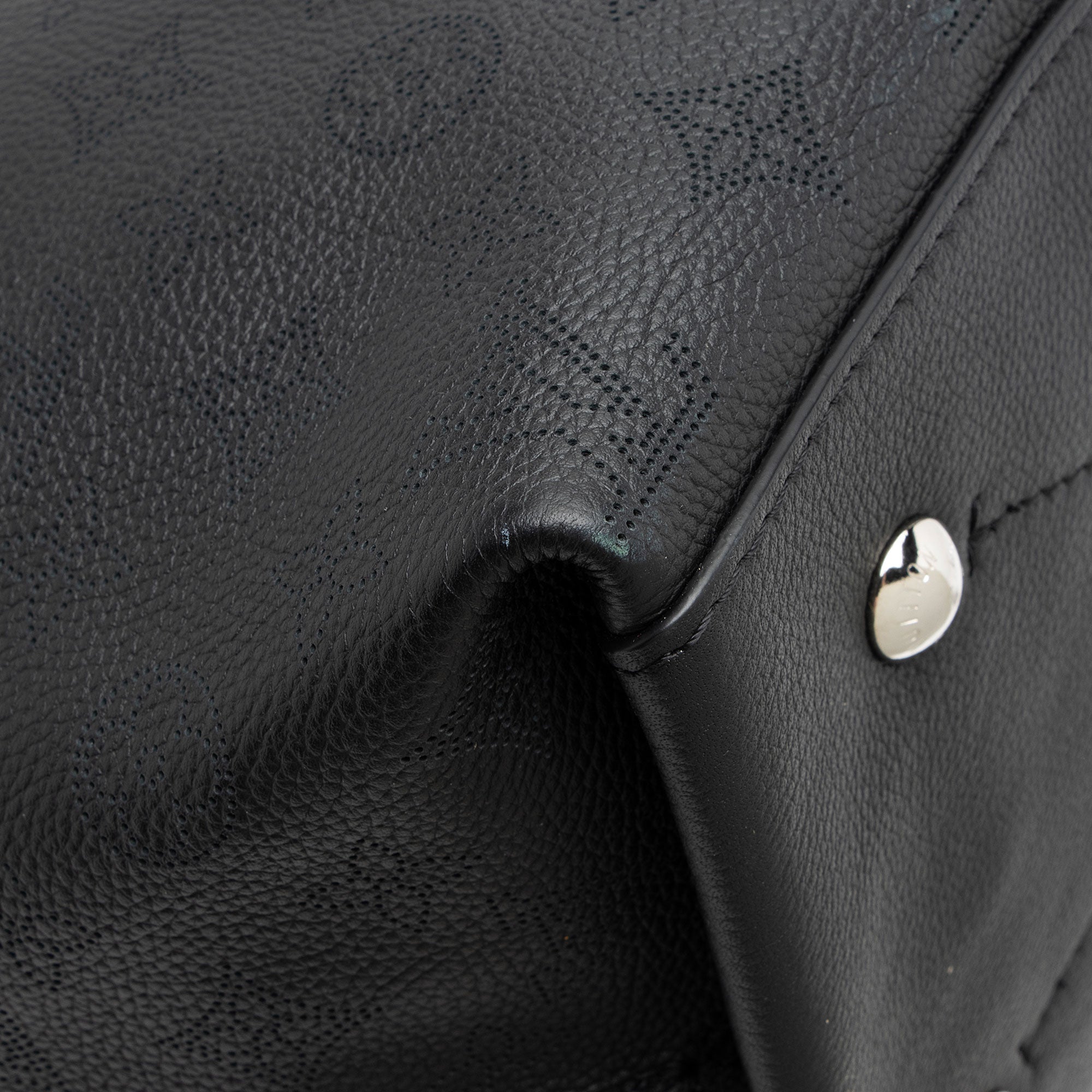 Louis Vuitton Mahina Leather Carmel Hobo