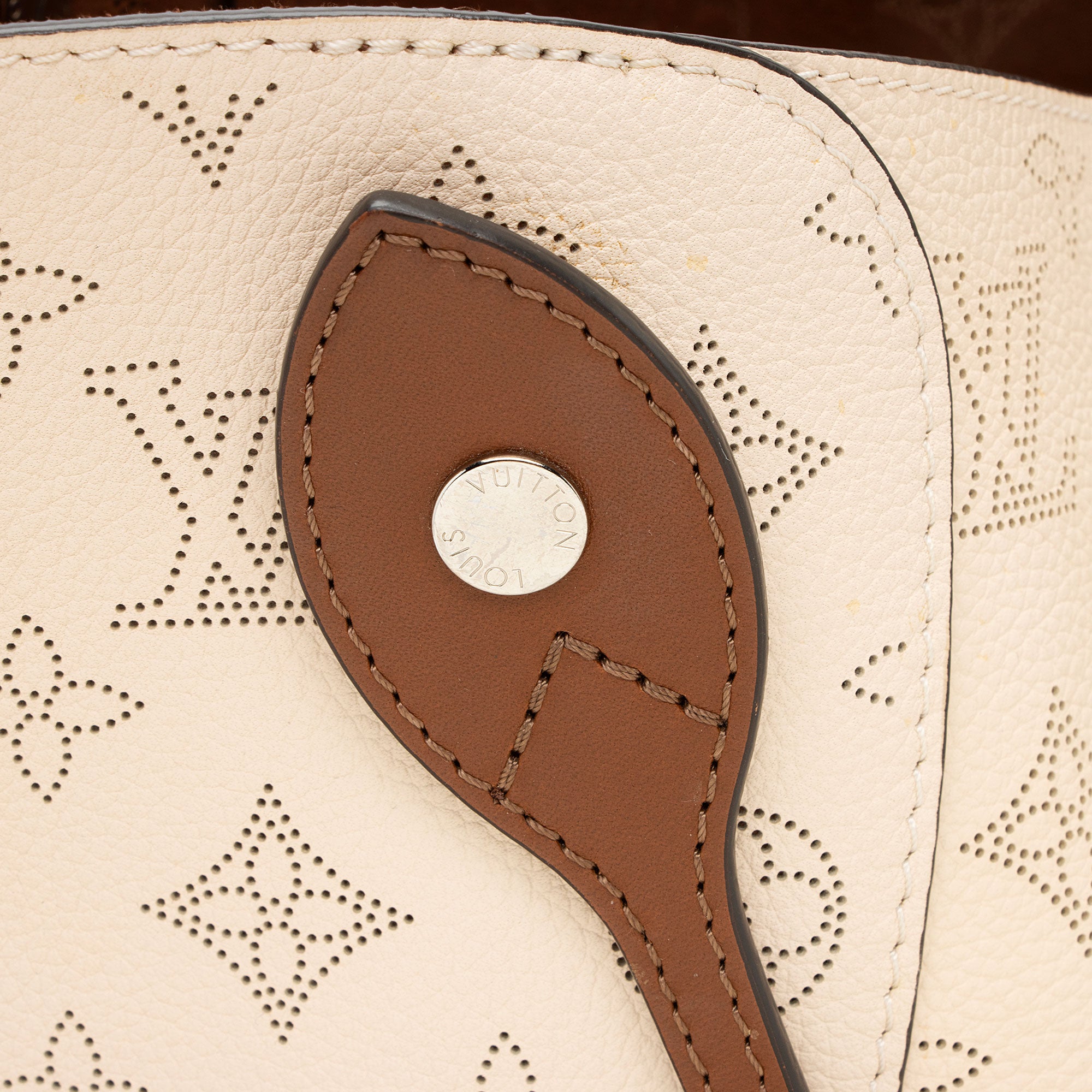 Louis Vuitton Mahina Leather Hina MM Tote