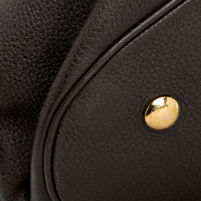 Louis Vuitton Mahina Leather L Hobo (SHF-MDz4on)