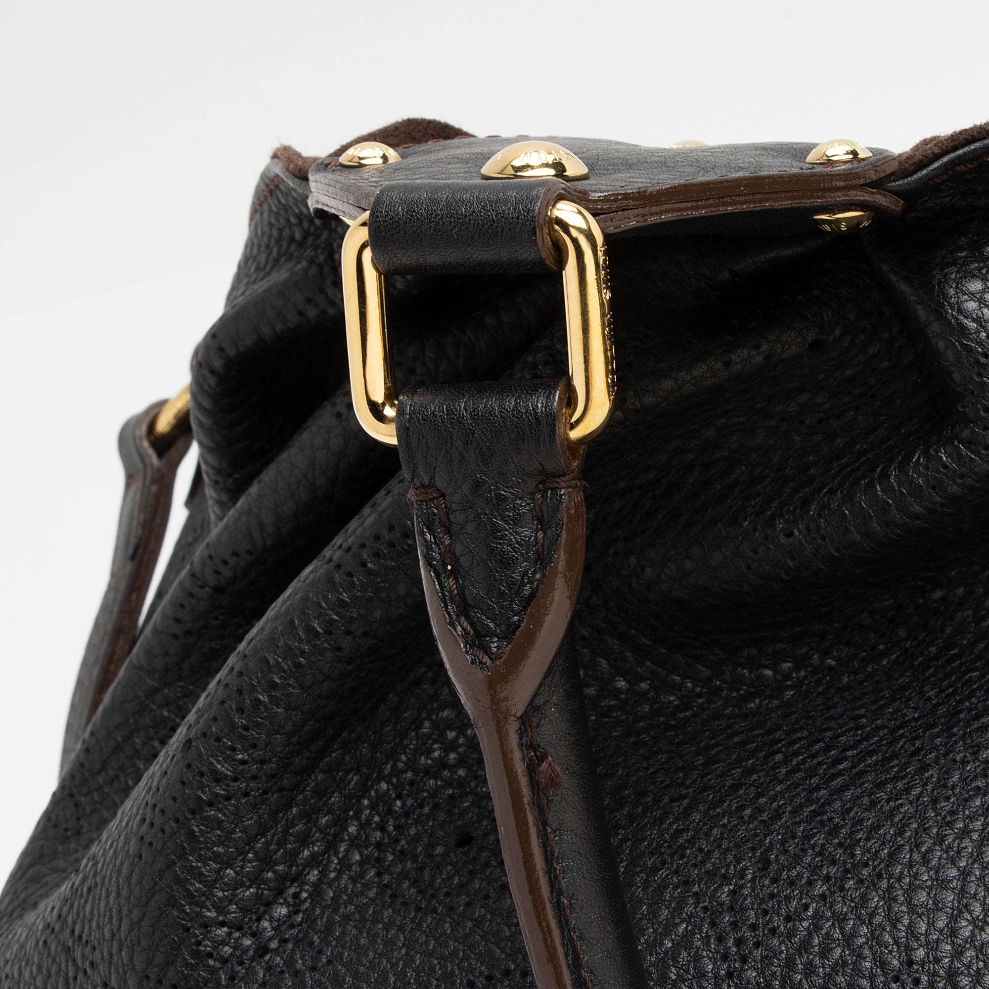 Louis Vuitton Mahina Leather L Hobo (SHF-zuLmBU)