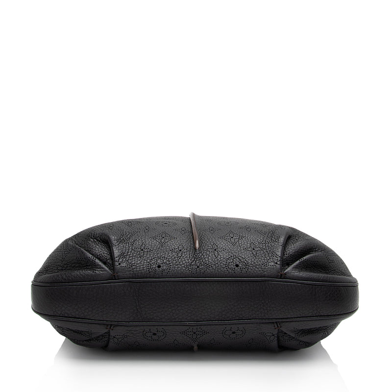 Louis Vuitton Mahina Leather Selene PM Shoulder Bag (SHF-oPhxXw)