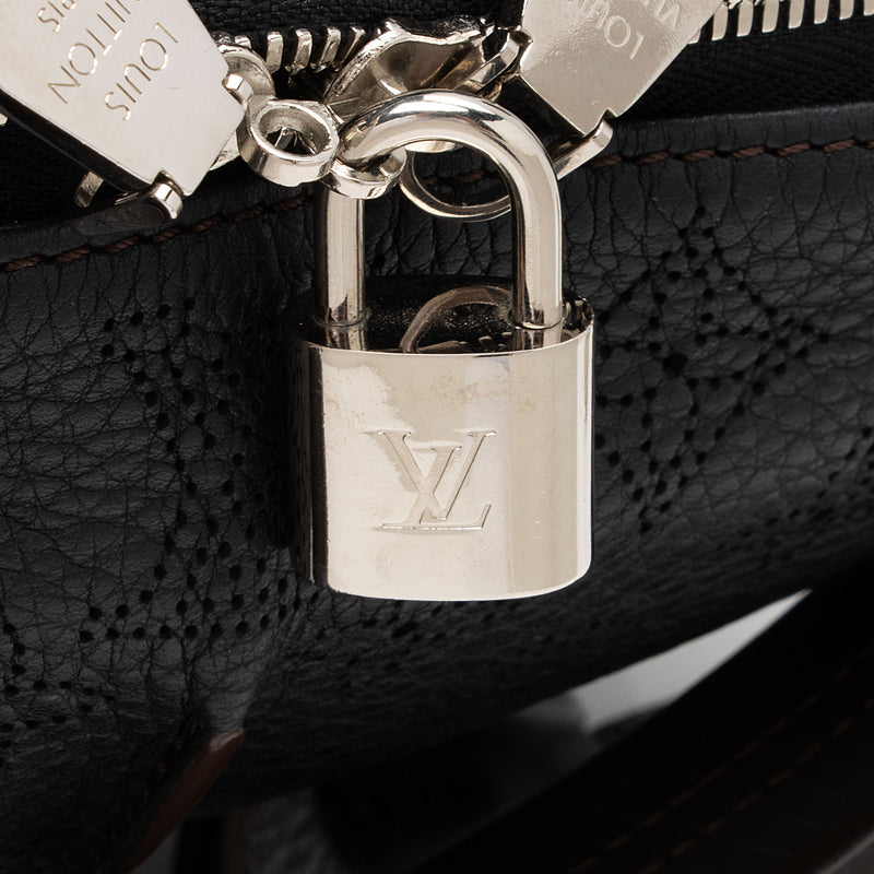 Louis Vuitton Mahina Leather Selene PM Shoulder Bag (SHF-oPhxXw)
