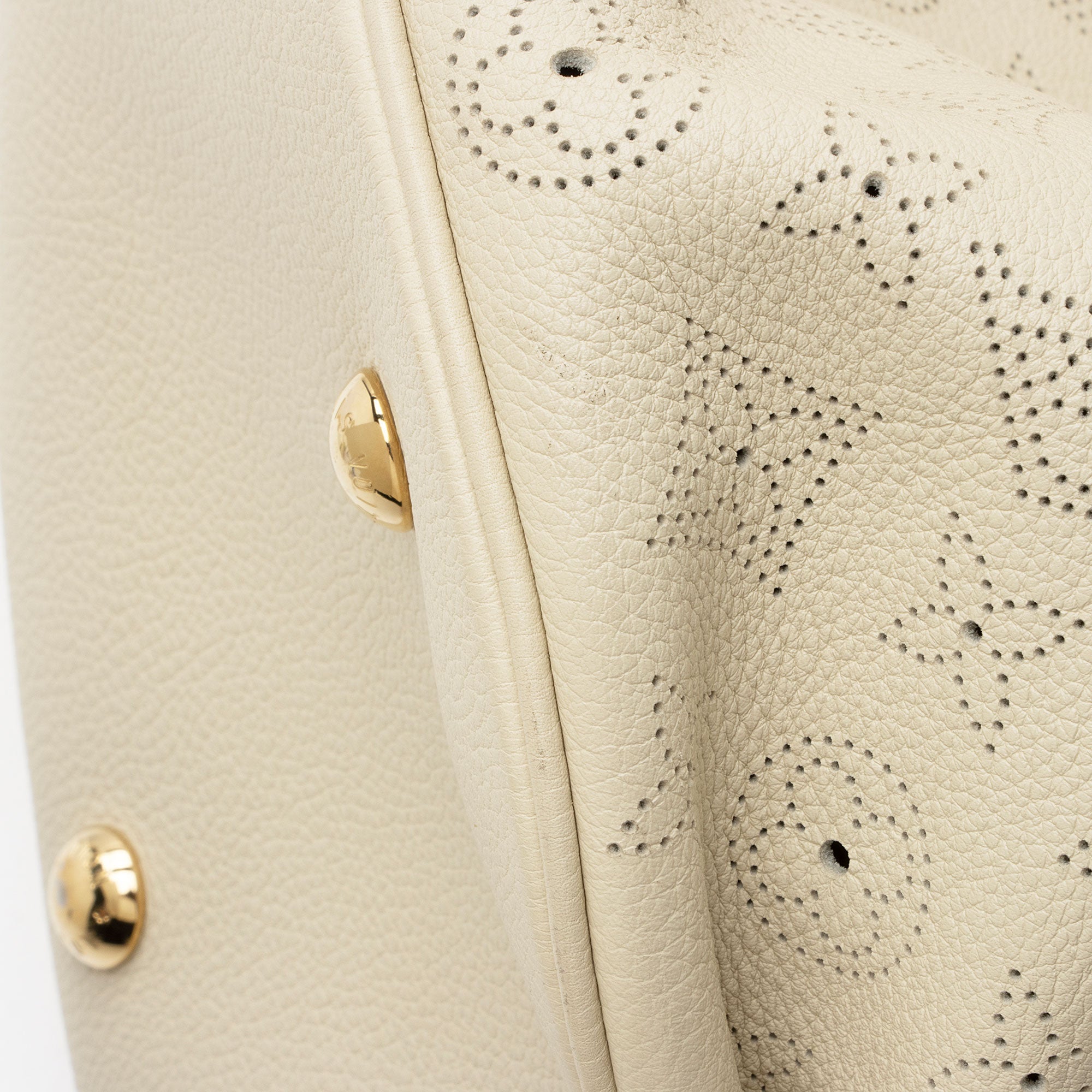 Louis Vuitton Mahina Leather XL Hobo (SHF-XqaxdJ)