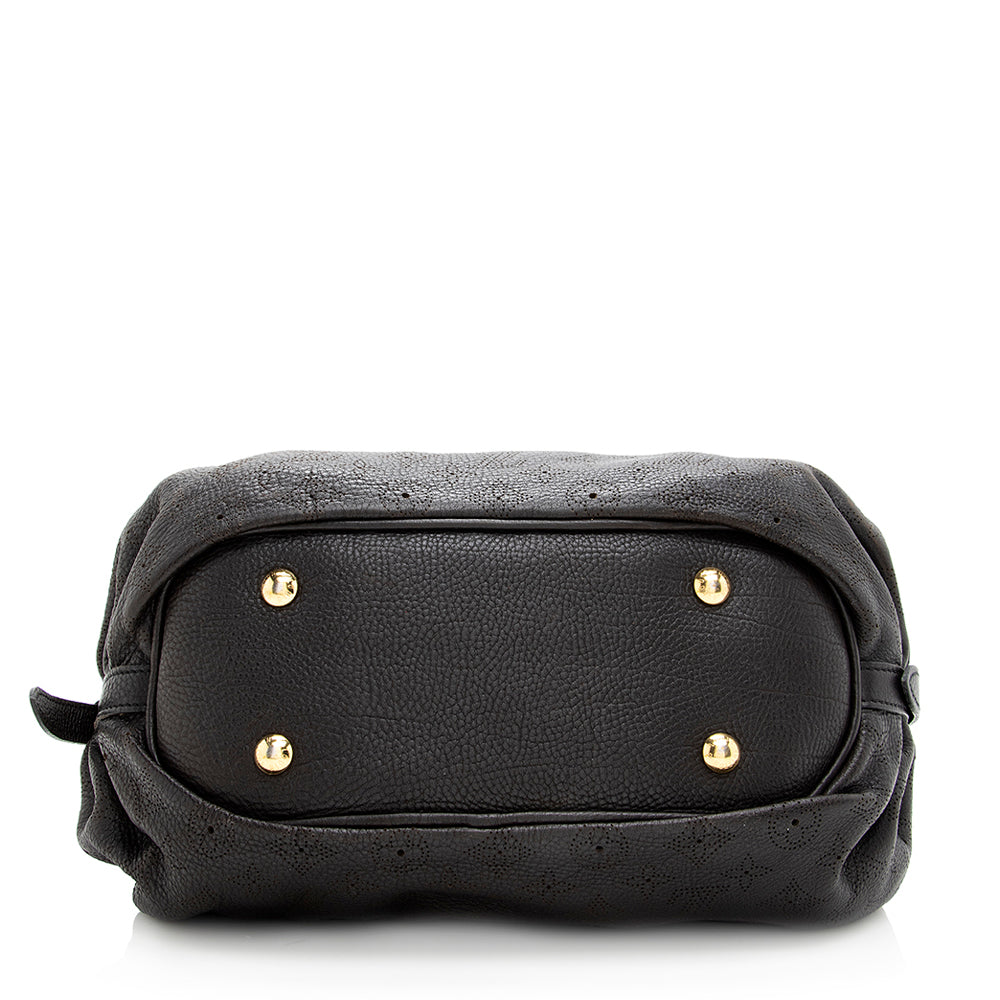 Louis Vuitton Mahina Leather XS Shoulder Bag (SHF-19109)