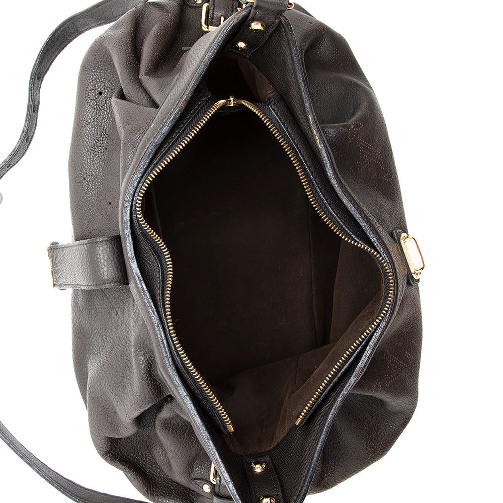 Louis Vuitton Mahina Leather XS Shoulder Bag (SHF-19109)