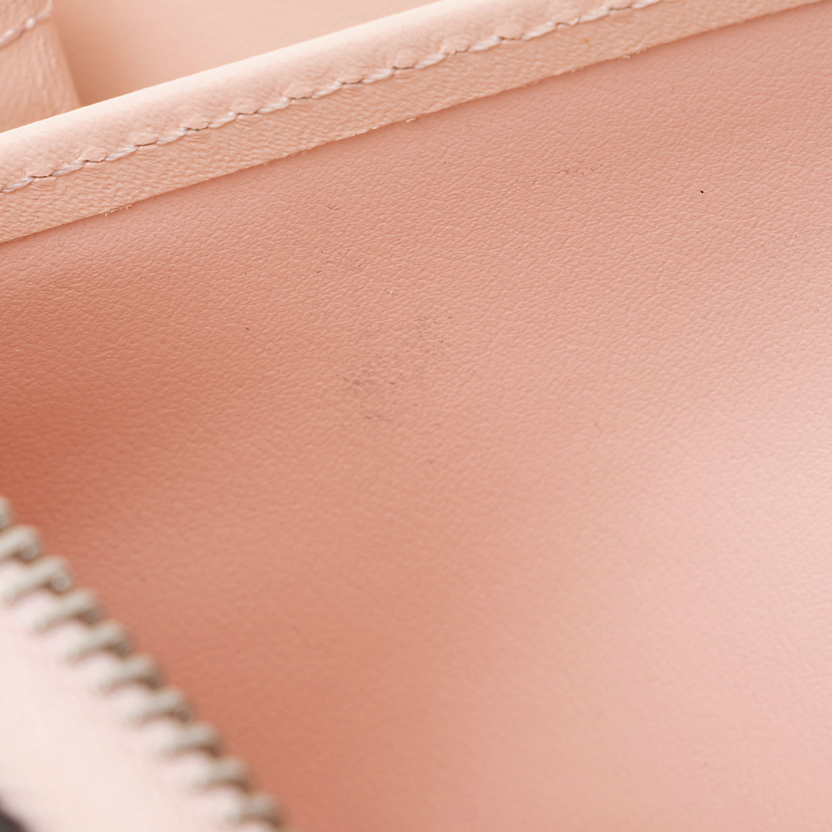 Louis Vuitton Mahina Leather Zippy Wallet