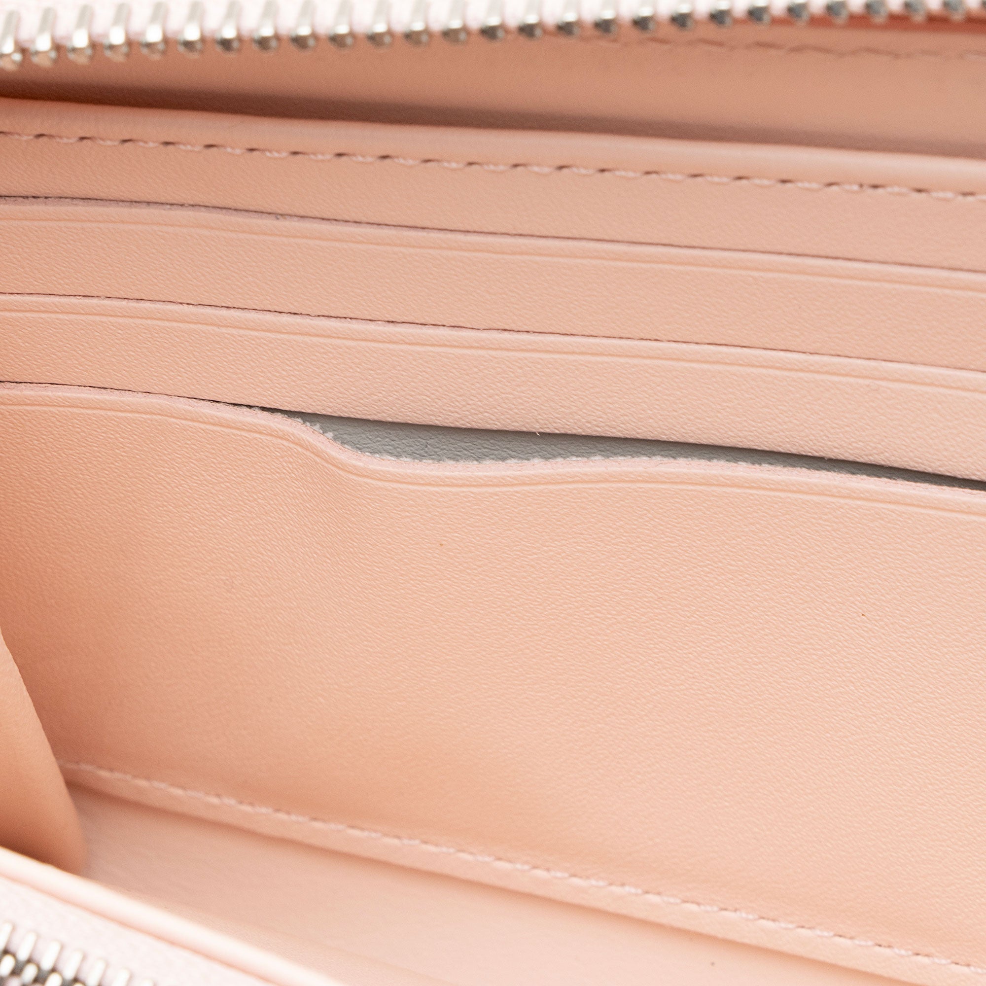 Louis Vuitton Mahina Leather Zippy Wallet
