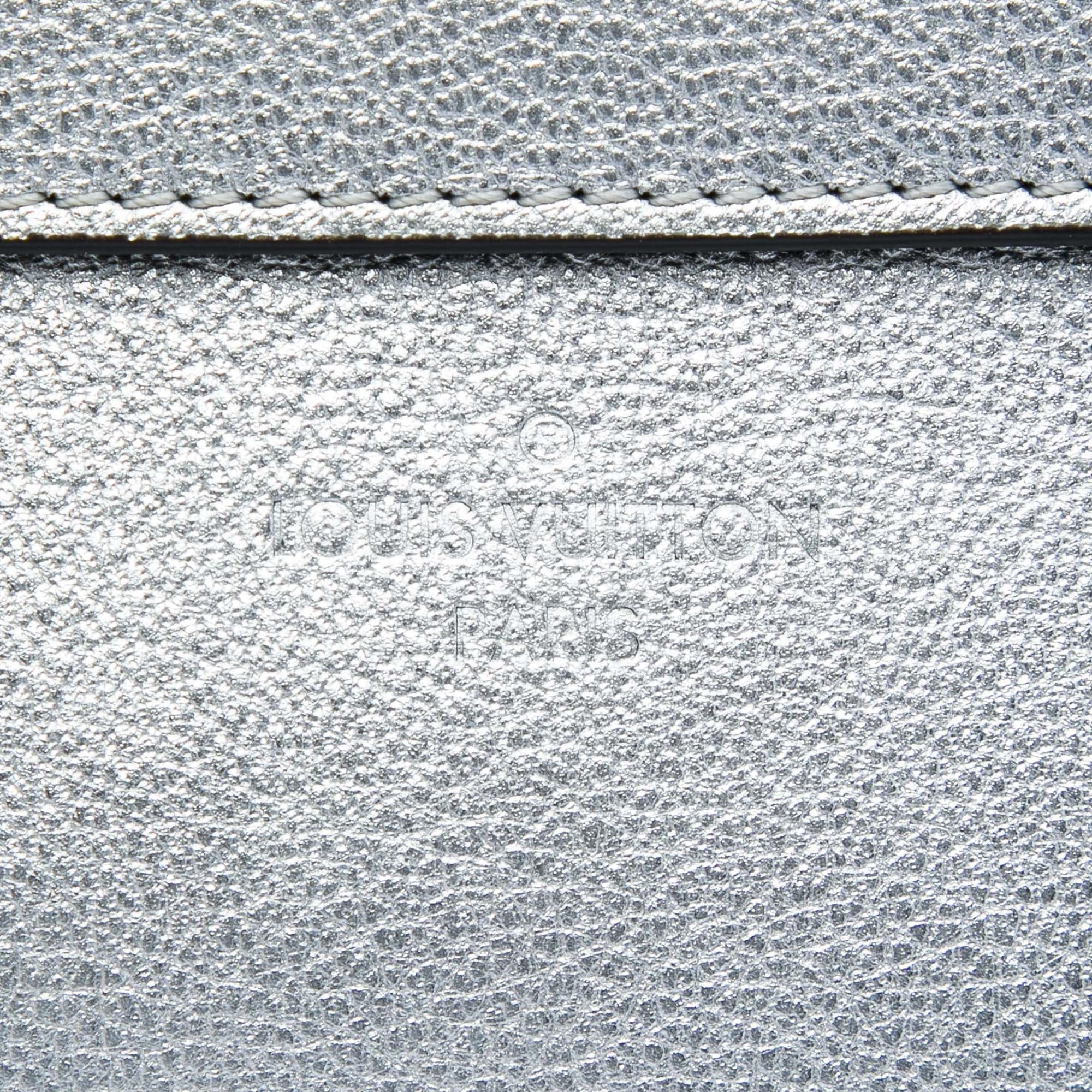 Louis Vuitton Metallic Cuir Plume Ecume Very Chain Bag