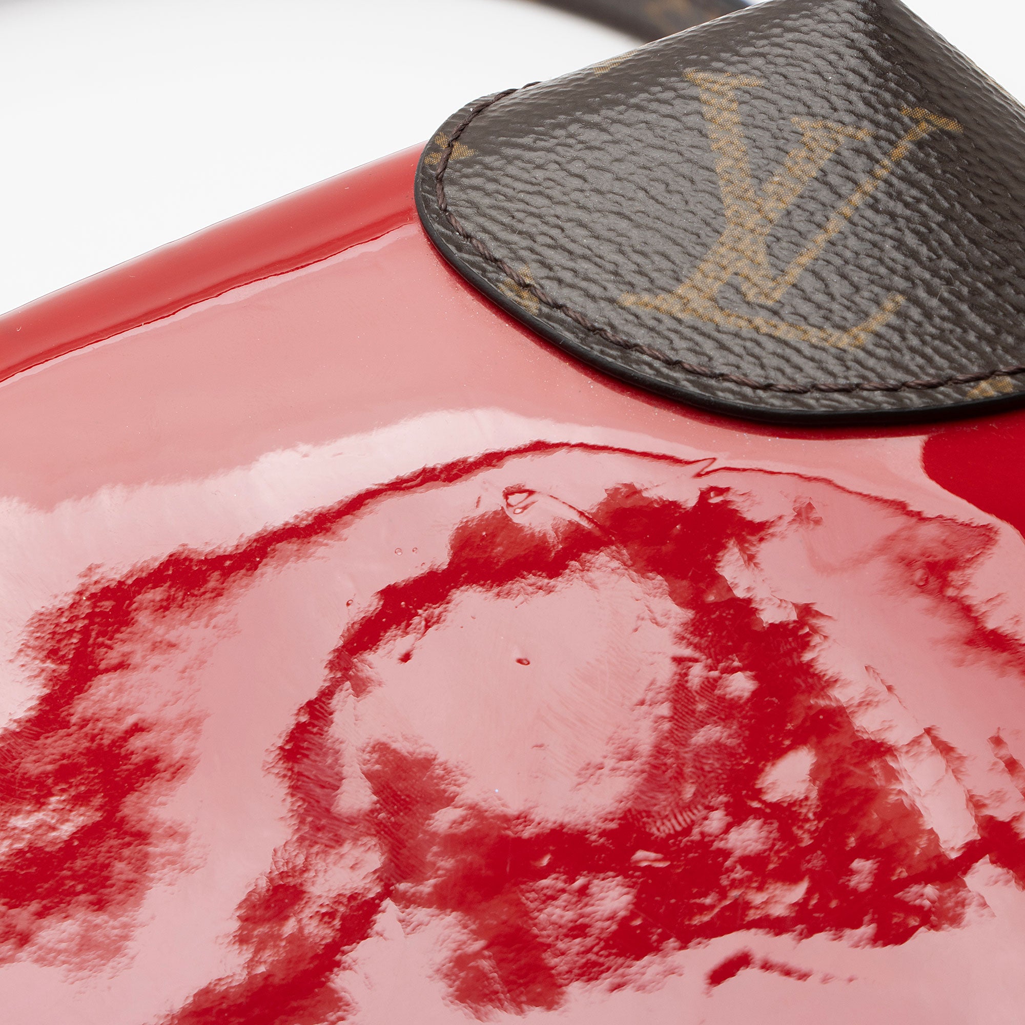 Louis Vuitton Miroir Patent Leather Venice Shoulder Bag (SHF-KHz2fu)
