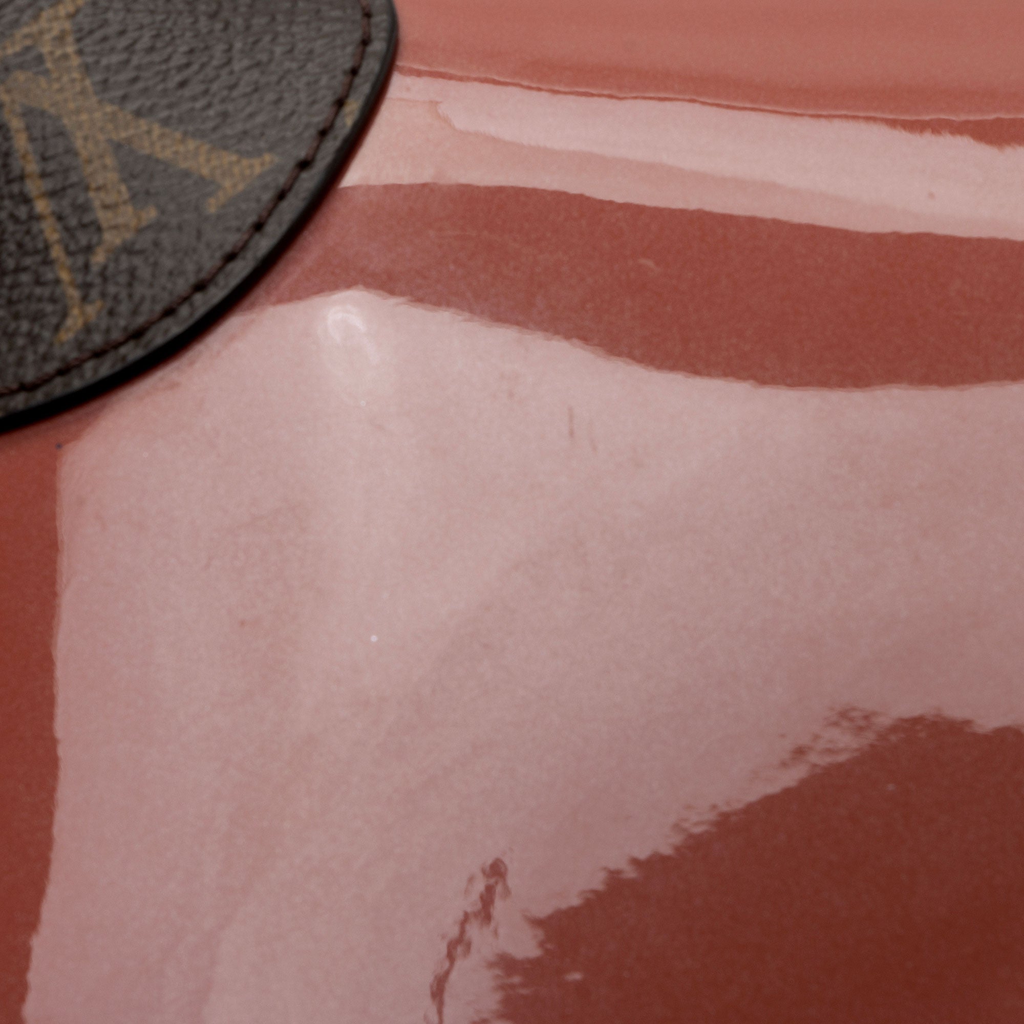 Louis Vuitton Miroir Patent Leather Venice Shoulder Bag (SHF-ZDUV9d)