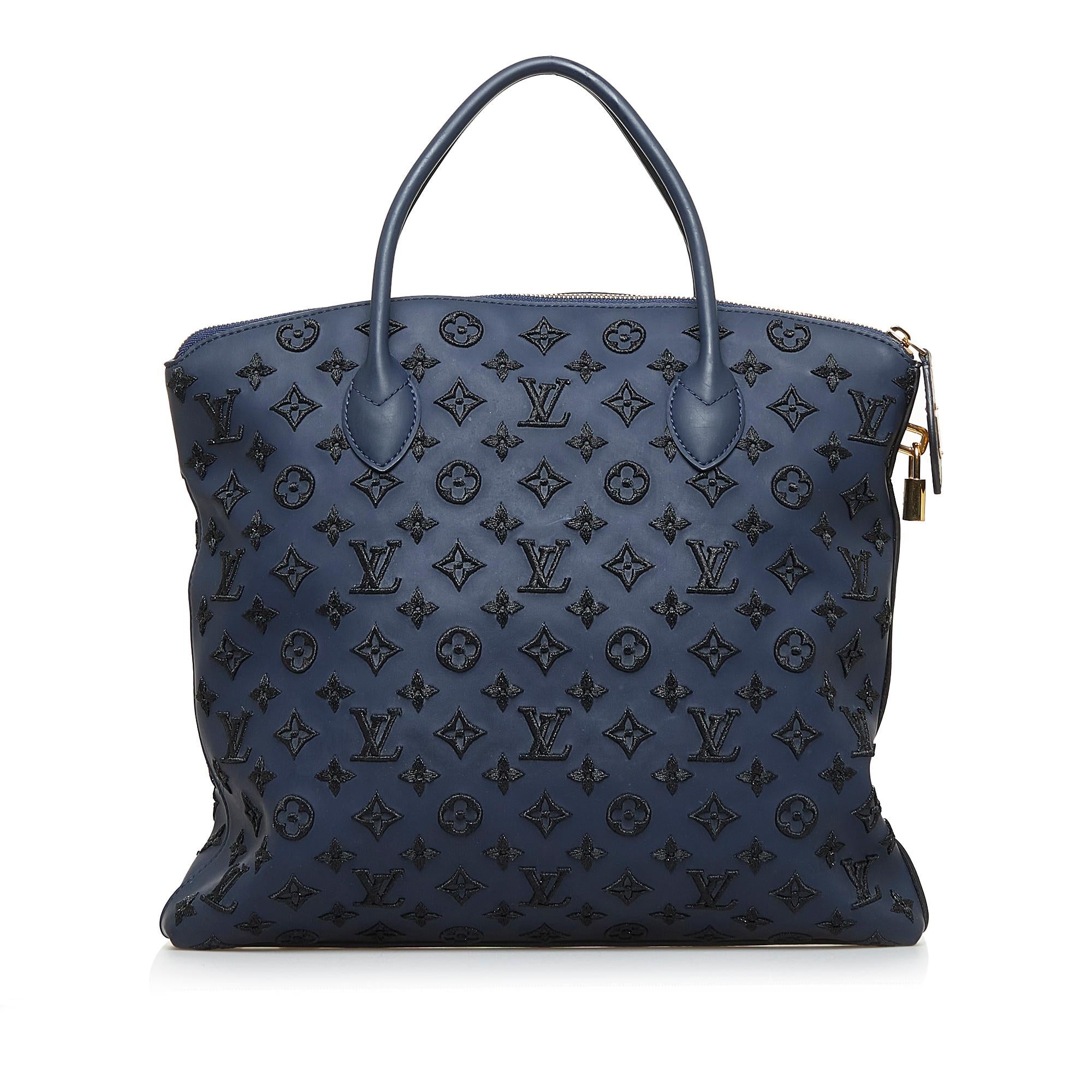 Louis Vuitton Monogram Addiction Lockit Vertical MM (SHG-AMrldH)