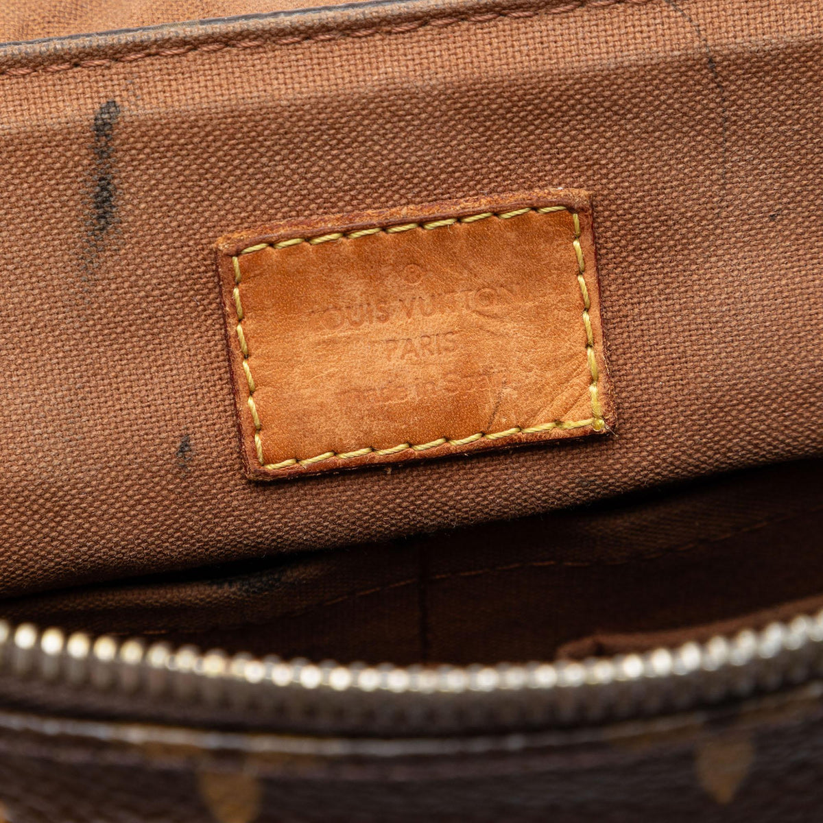 Louis Vuitton Monogram Beaubourg Messenger MM