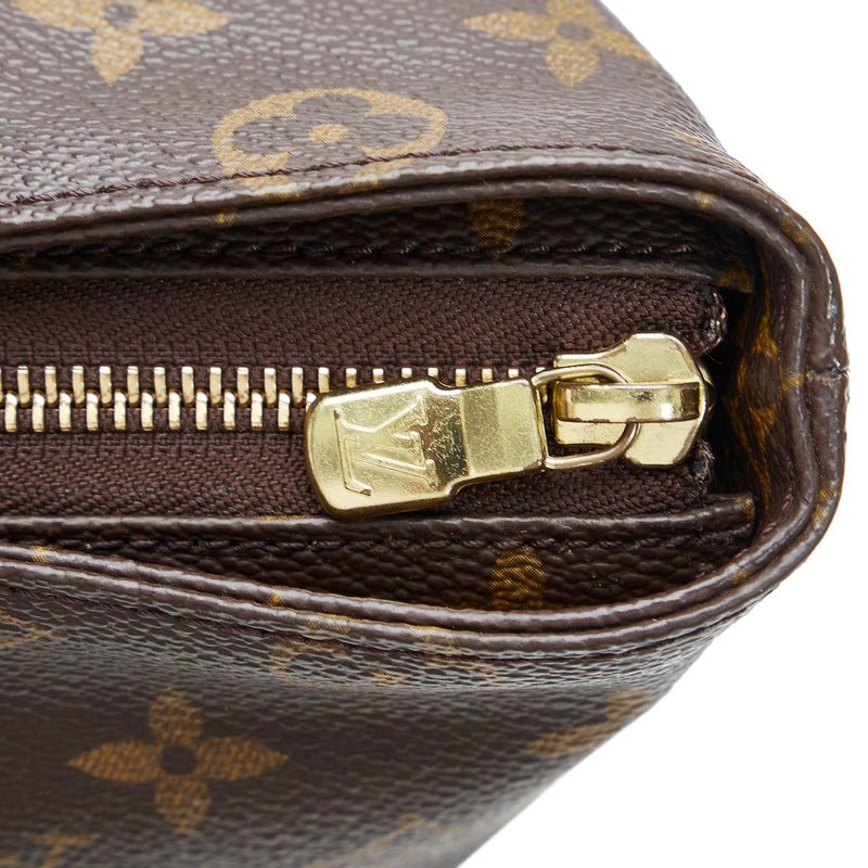 WHAT FITS IN MY LOUIS VUITTON CABAS MEZZO - Travel Edition! 