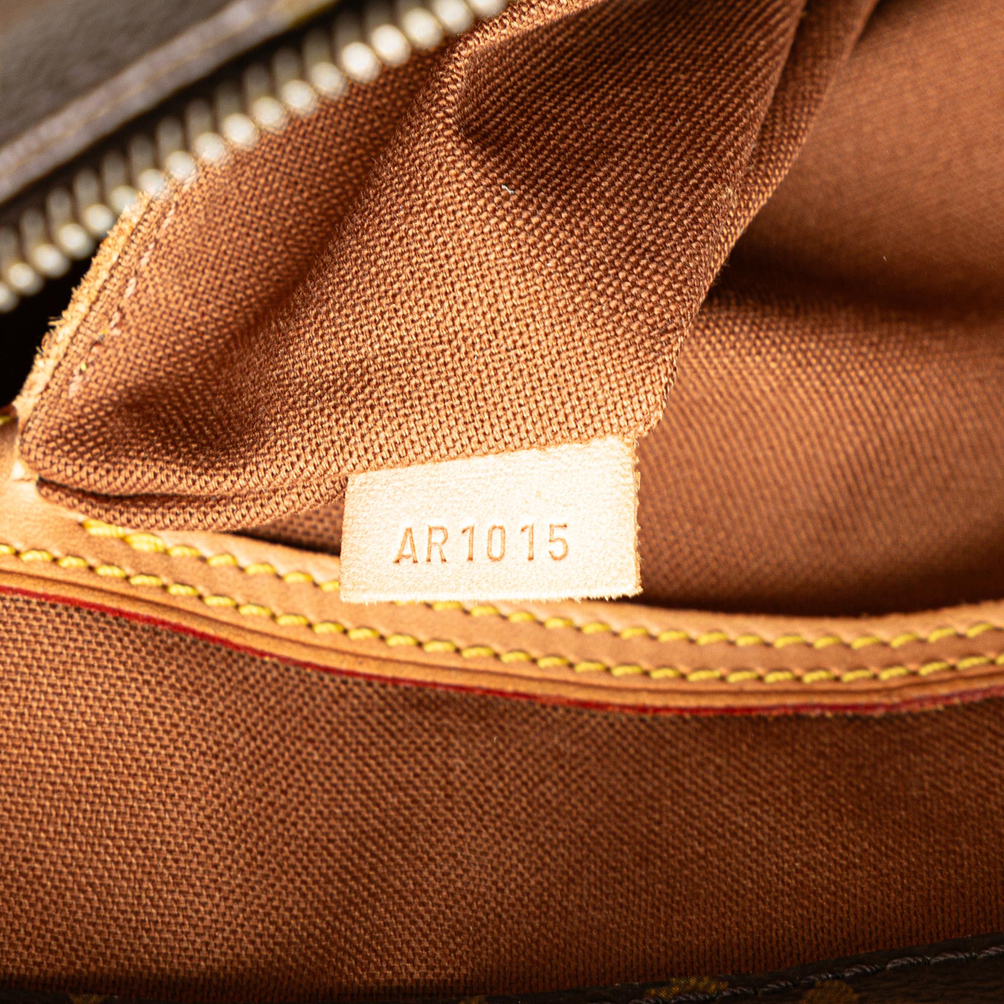 Louis Vuitton Monogram Cabas Mezzo