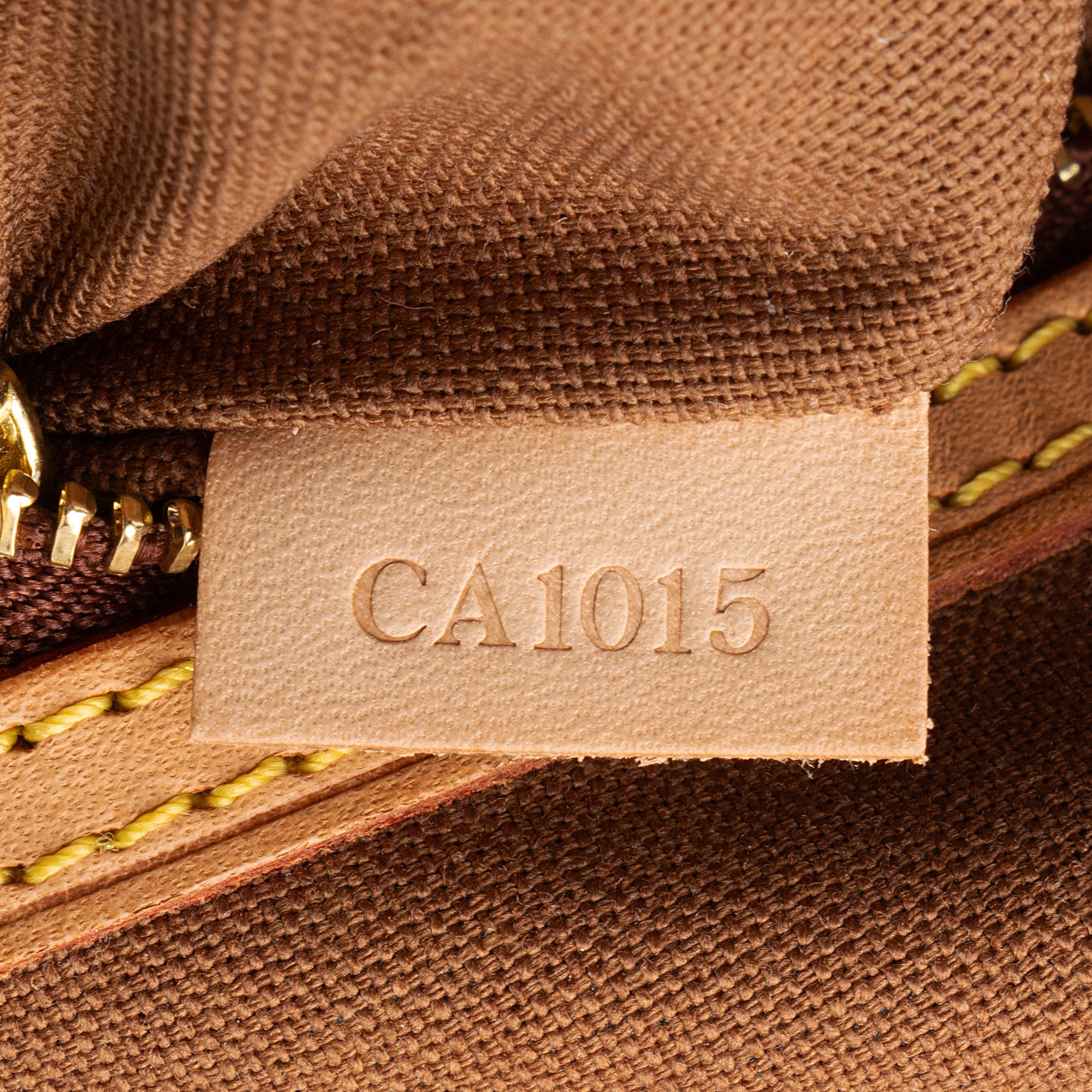 Louis Vuitton Monogram Canvas Abbesses Messenger Bag (SHF-qeNApQ)