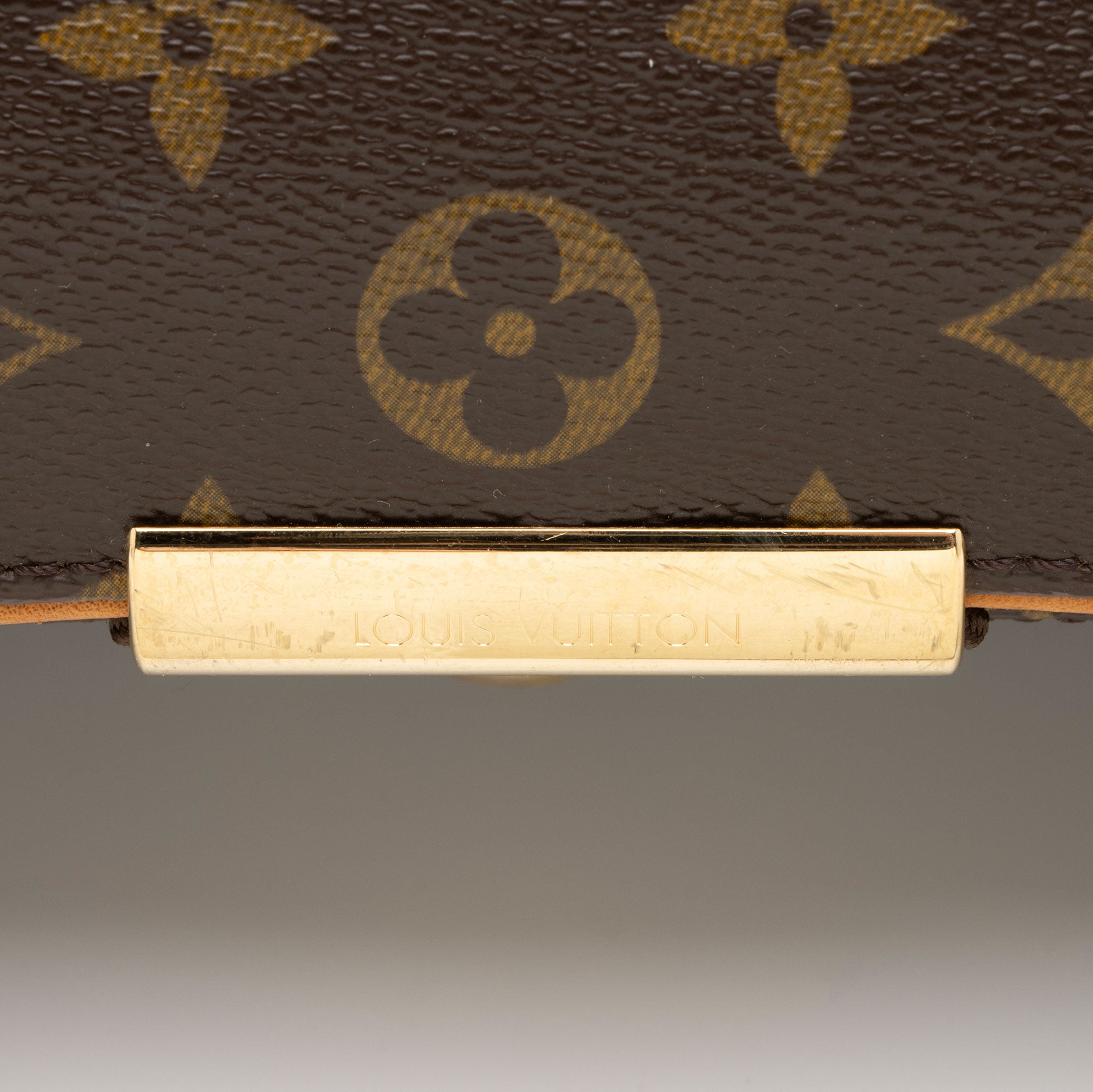 Louis Vuitton Monogram Canvas Abbesses Messenger Bag (SHF-qeNApQ)