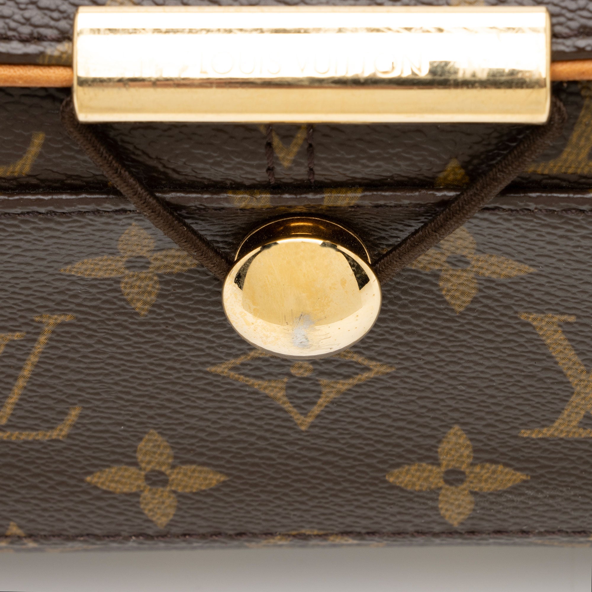 Louis Vuitton Monogram Canvas Abbesses Messenger Bag (SHF-qeNApQ)