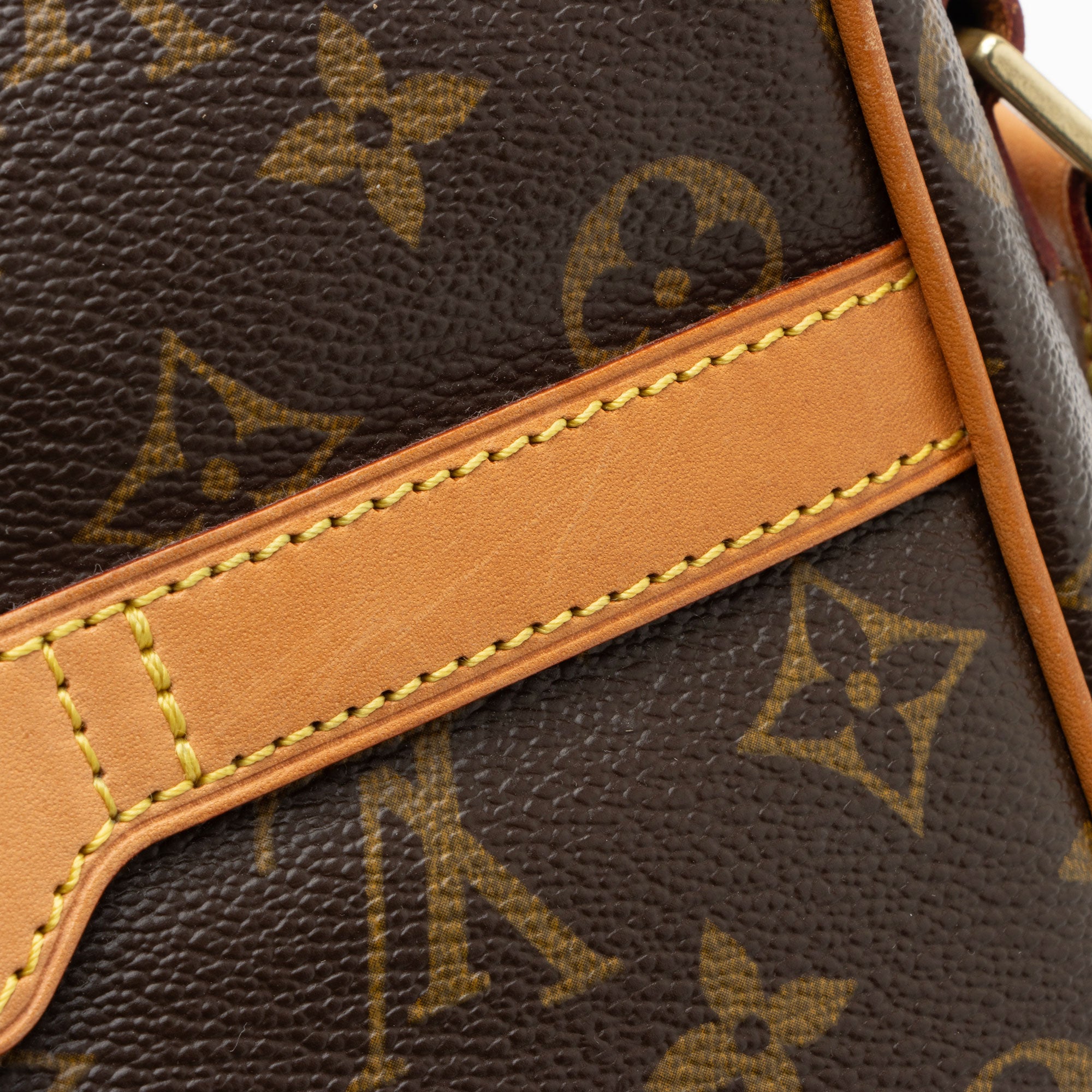 Louis Vuitton Monogram Canvas Abbesses Messenger Bag (SHF-qeNApQ)