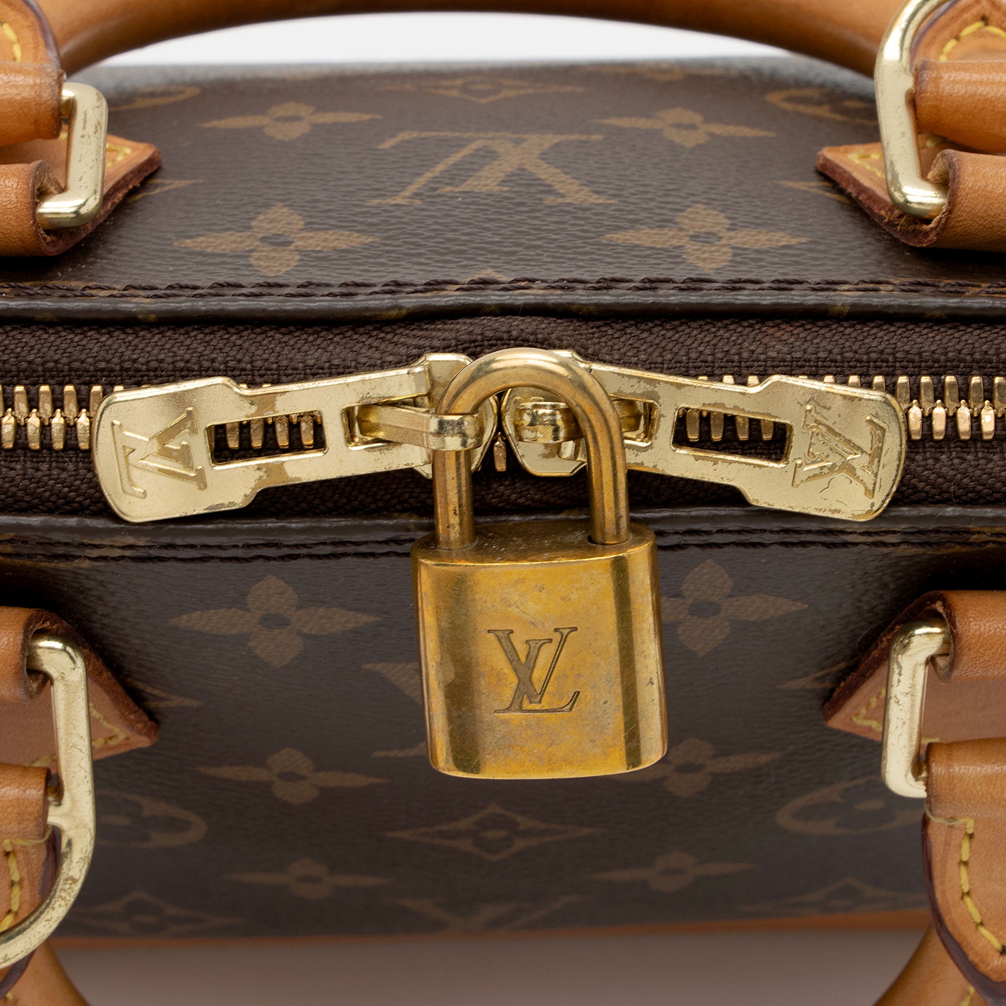 Louis Vuitton Monogram Canvas Alma BB Satchel (SHF-ymVpow)