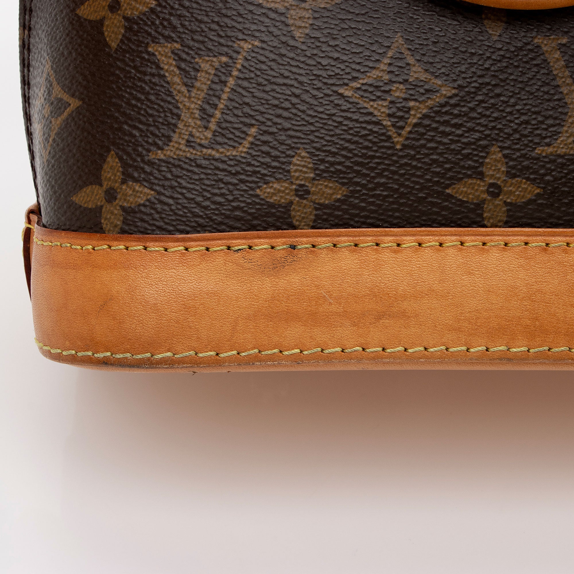 Louis Vuitton Monogram Canvas Alma BB Satchel (SHF-ymVpow)