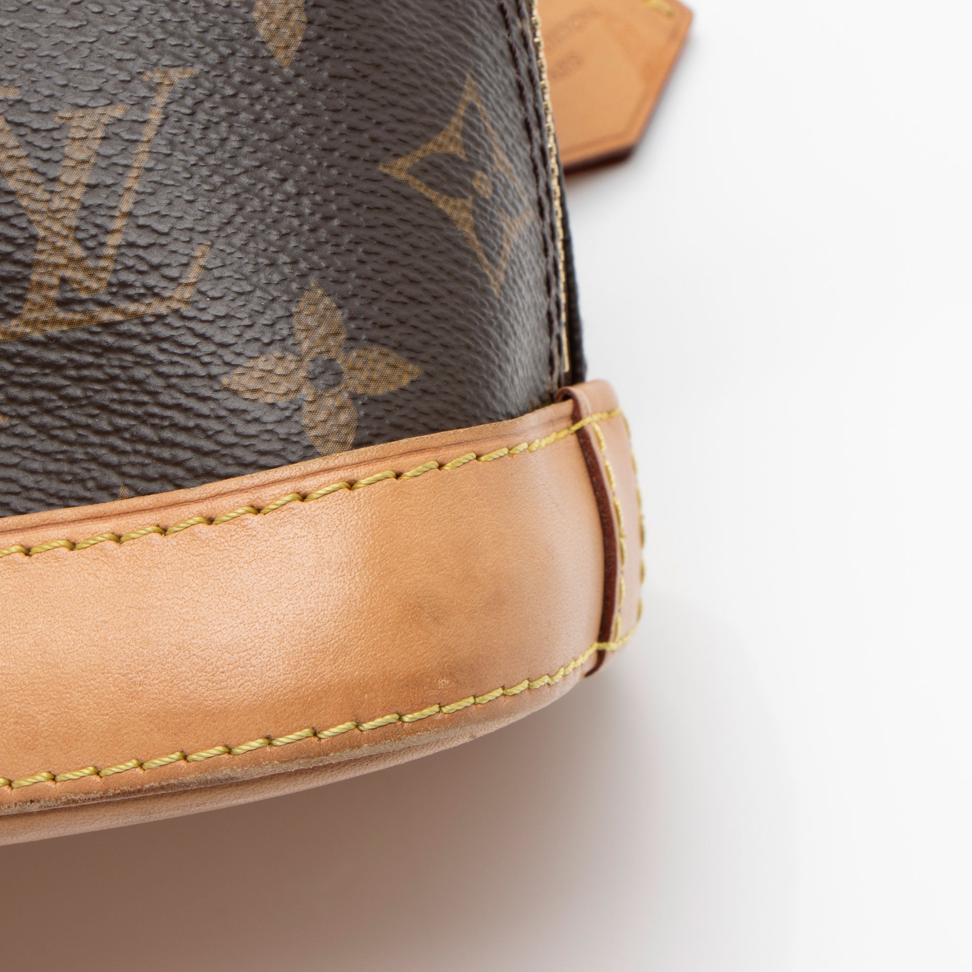 Louis Vuitton Monogram Canvas Alma BB Satchel (SHF-mPQK3i)
