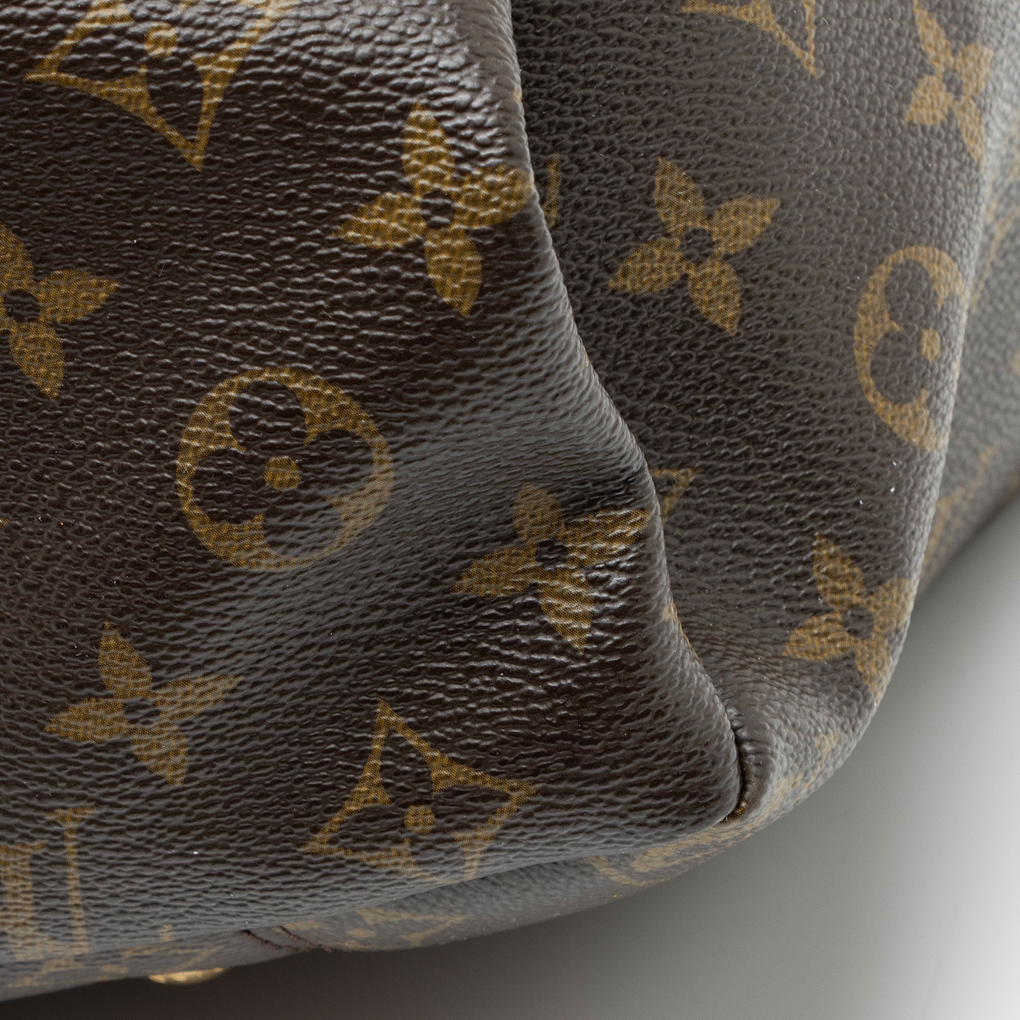 Louis Vuitton Monogram Canvas Artsy GM Shoulder Bag