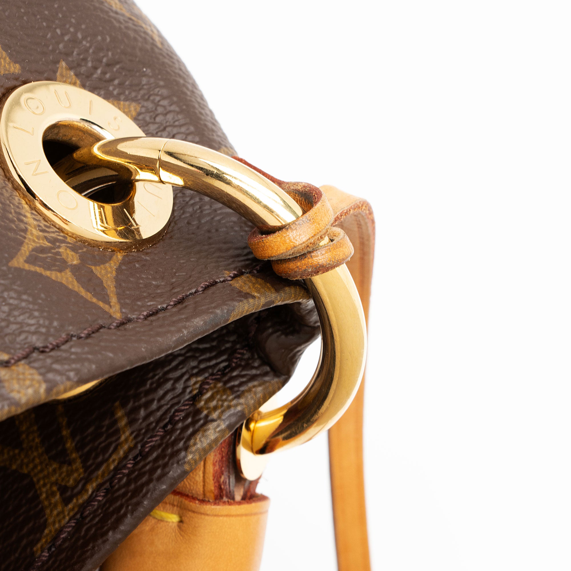 Louis Vuitton Monogram Canvas Artsy MM Shoulder Bag (SHF-FfYl36)