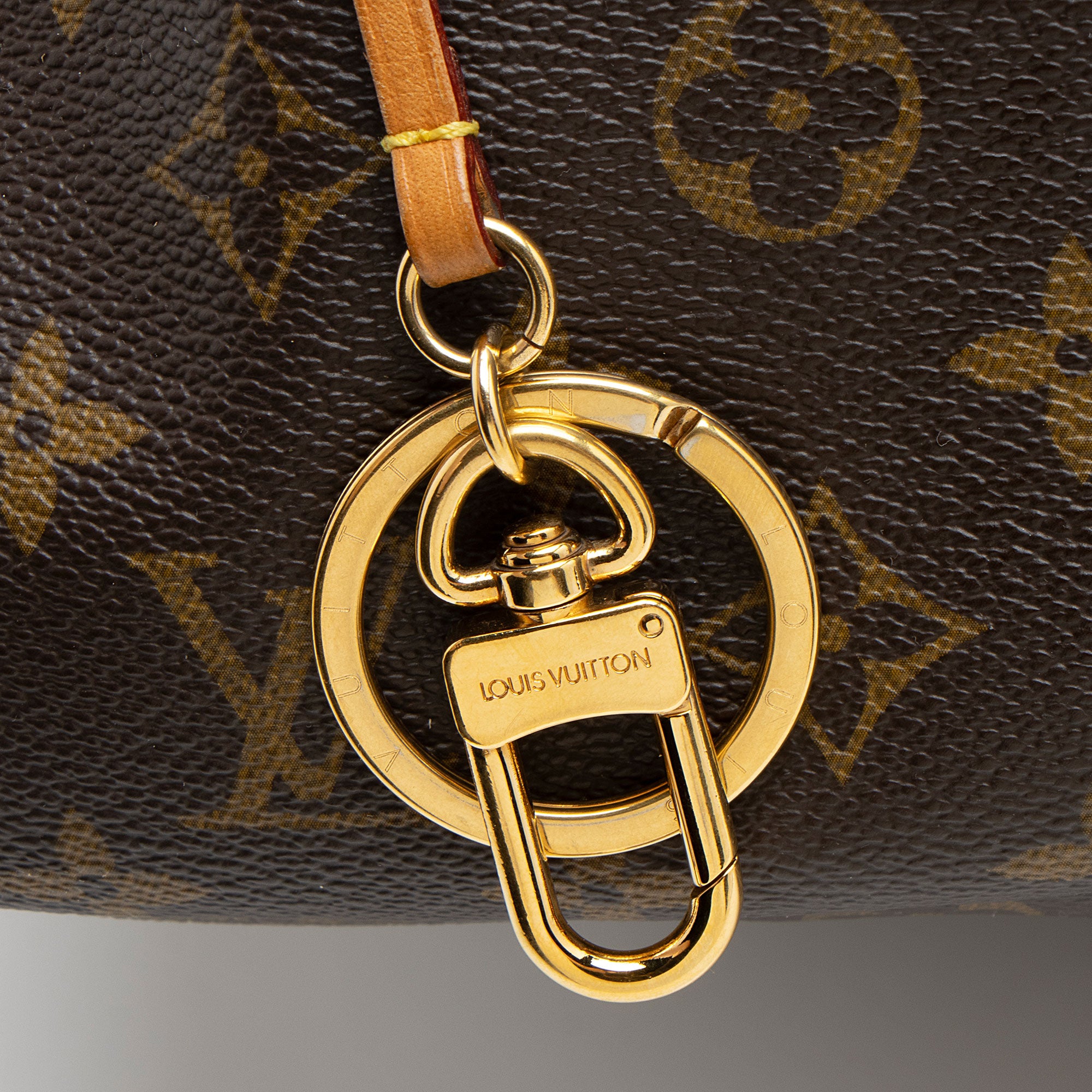 Louis Vuitton Monogram Canvas Artsy MM Shoulder Bag