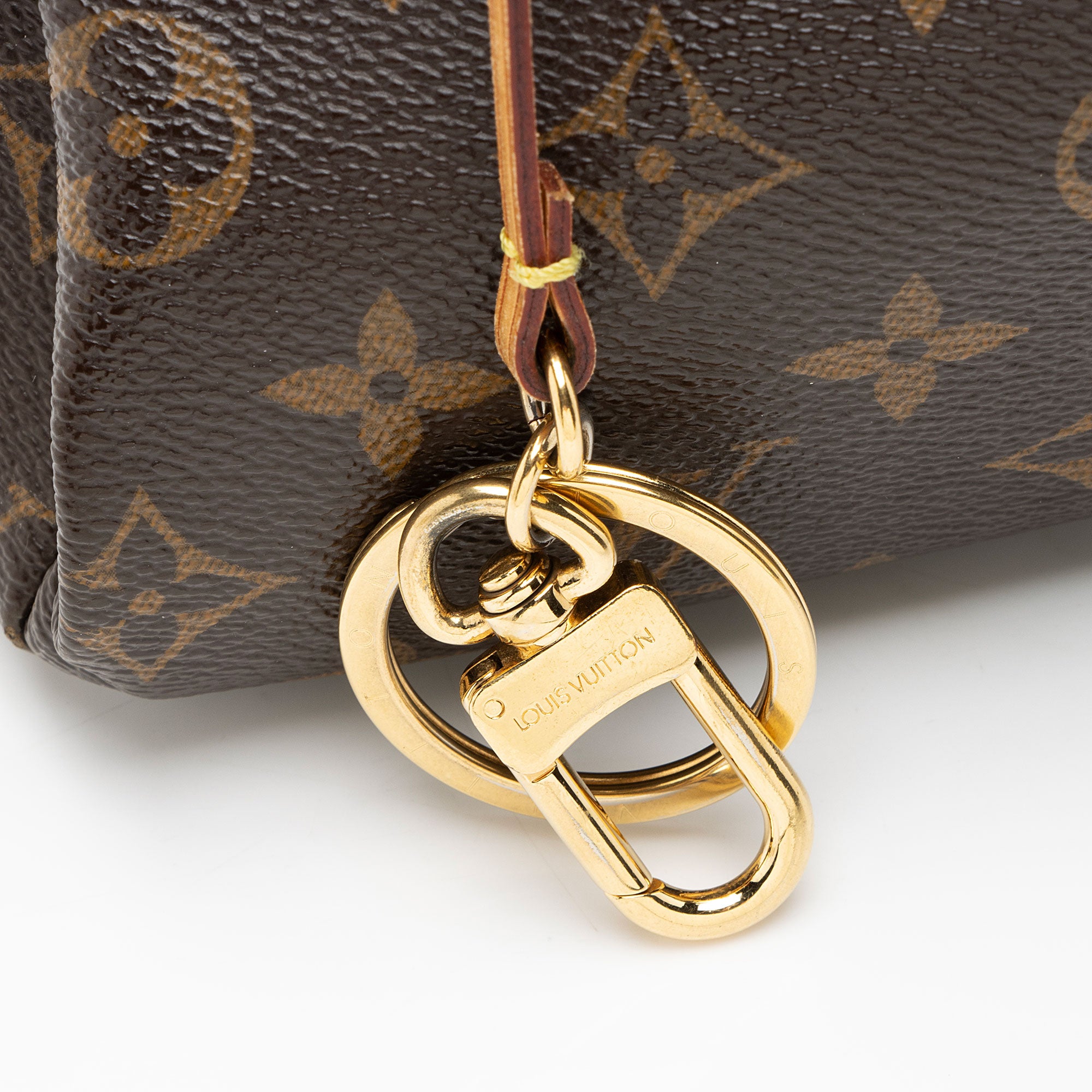 Louis Vuitton Monogram Canvas Artsy MM Shoulder Bag