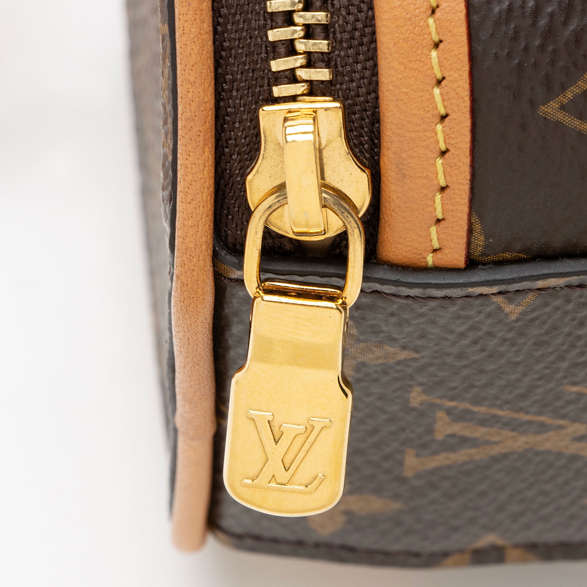 Louis Vuitton Monogram Canvas Boite Chapeau Necklace Bag