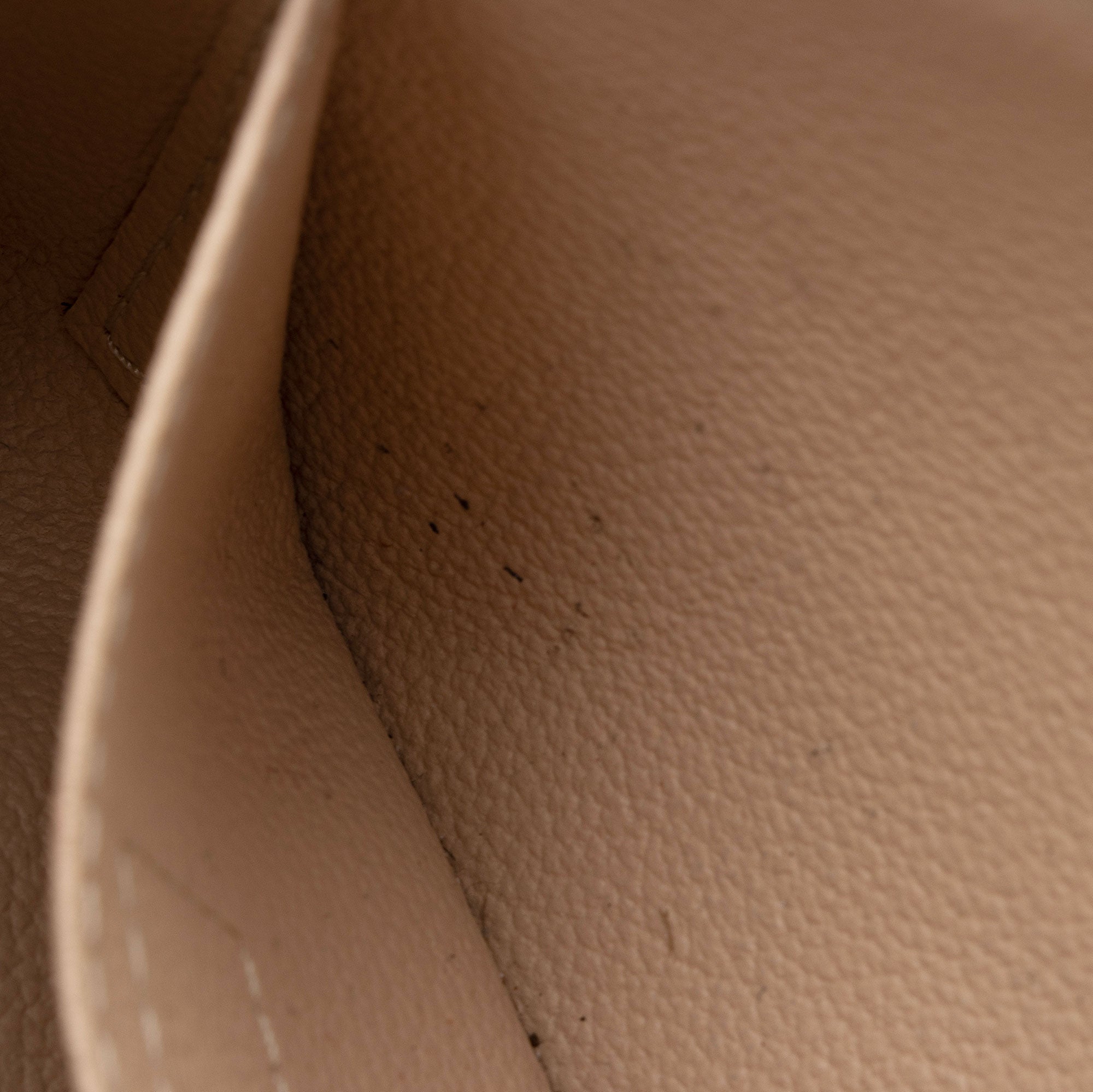 Louis Vuitton Monogram Canvas Cosmetic Pouch (SHF-3ps7Zb)