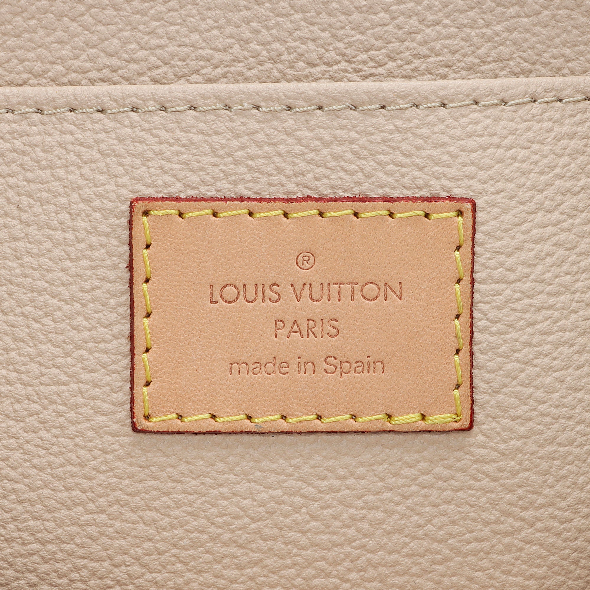 Louis Vuitton Monogram Canvas Cosmetic Pouch (SHF-1Ilrsv)