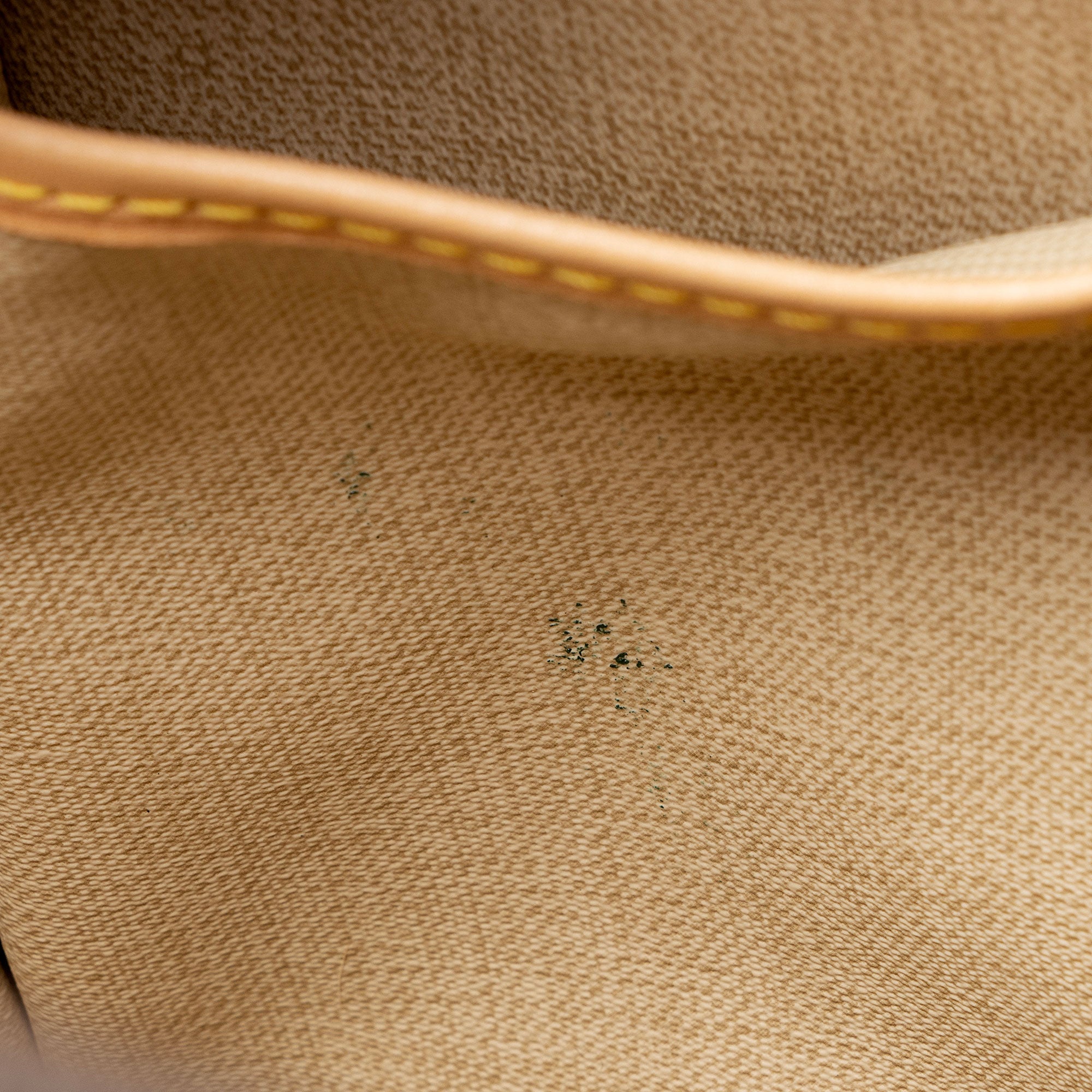 Louis Vuitton Monogram Canvas Deauville Satchel (SHF-aCt7nv)