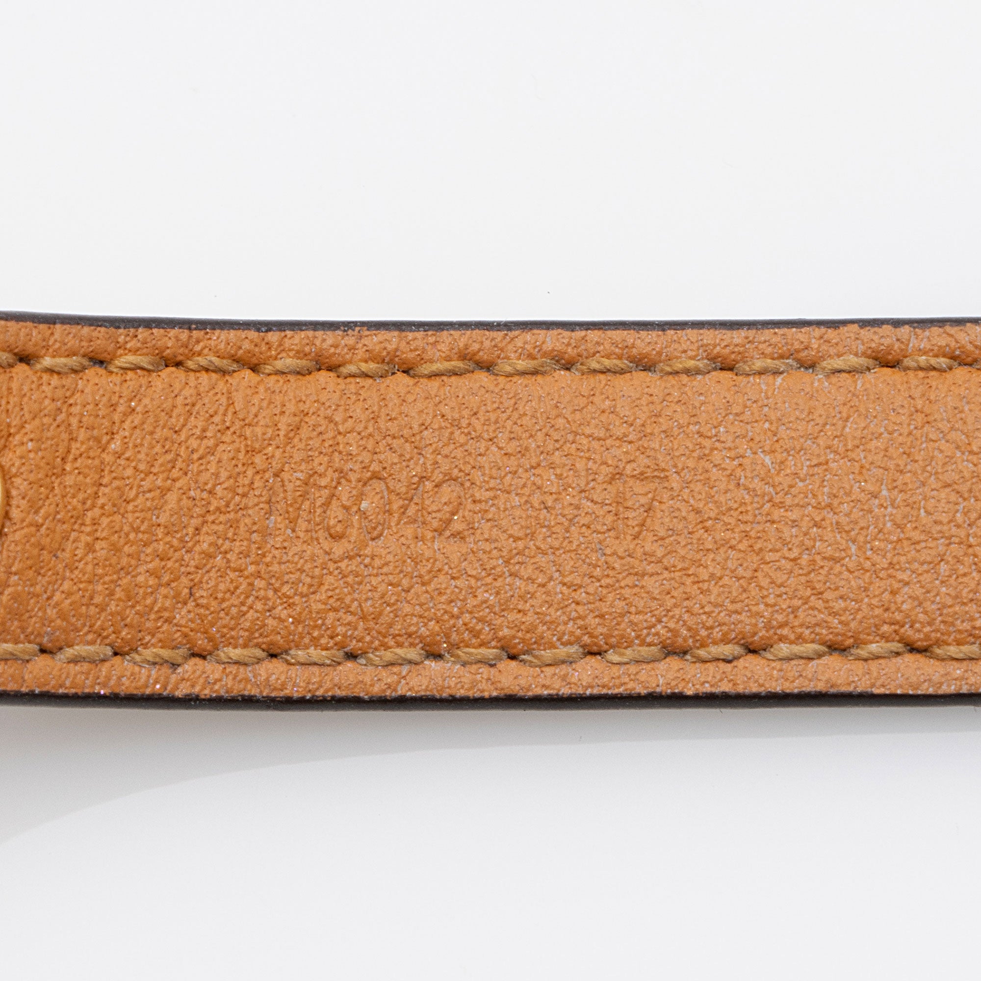 Louis Vuitton Monogram Canvas Essential V Bracelet (SHF-VJpKNN)