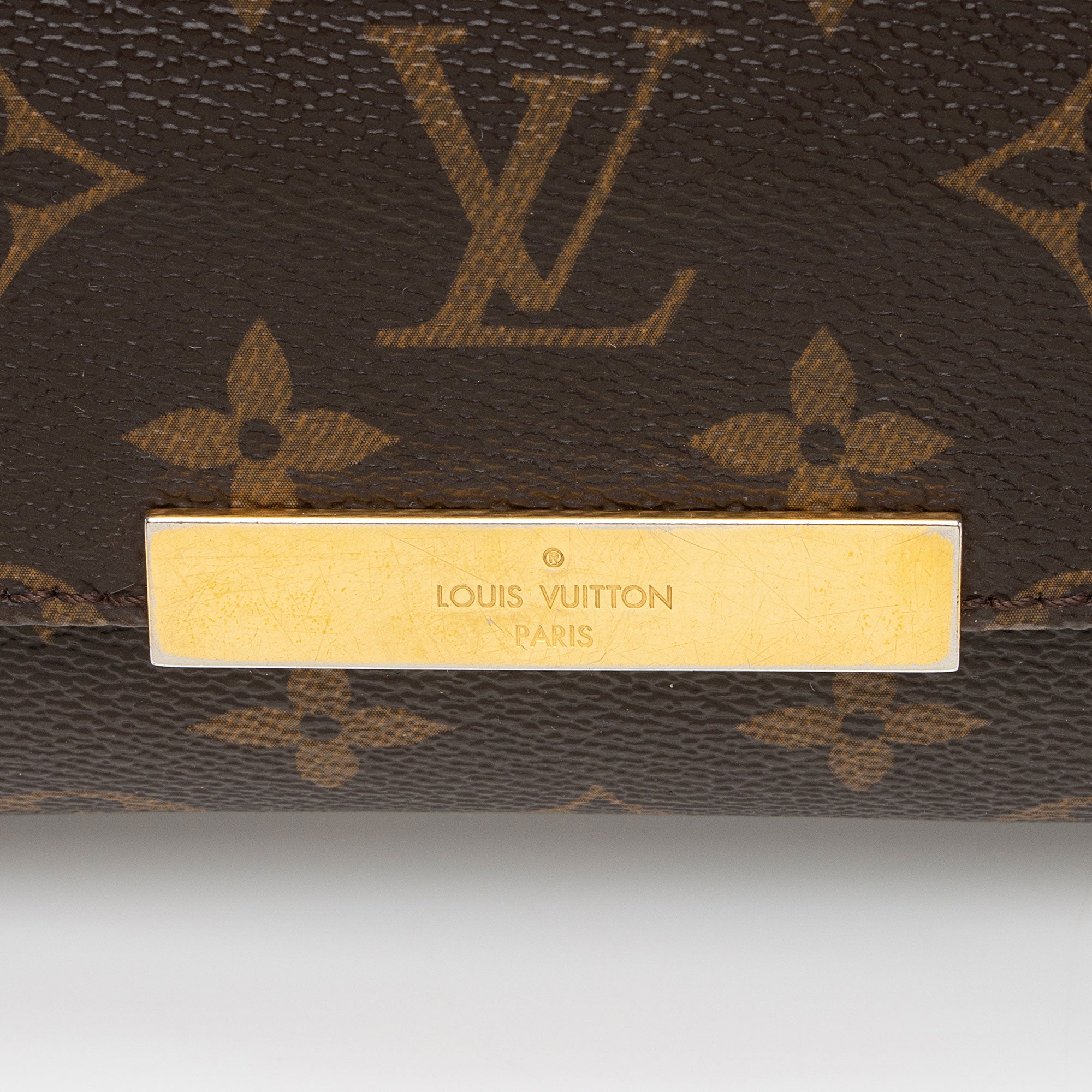 Louis Vuitton Monogram Canvas Favorite MM Shoulder Bag (SHF-yivpBZ)