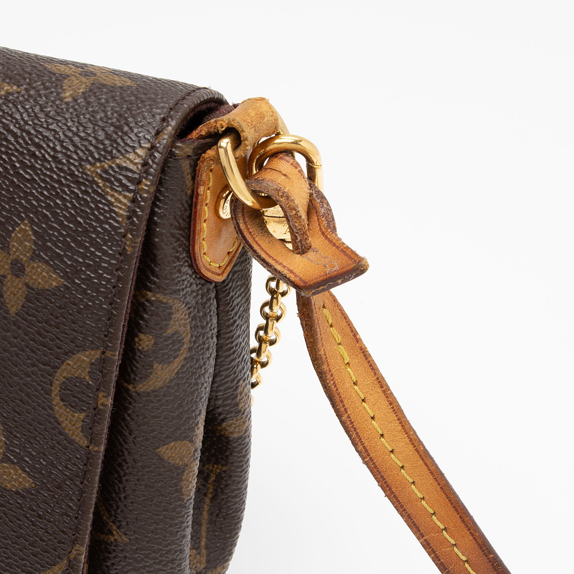 Louis Vuitton Monogram Canvas Favorite MM Shoulder Bag (SHF-xFSUWY)