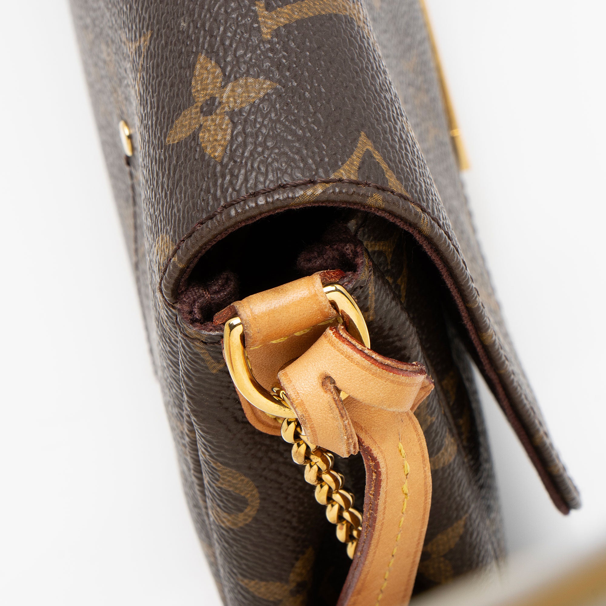 Louis Vuitton Monogram Canvas Favorite MM Shoulder Bag (SHF-ahfv2B)