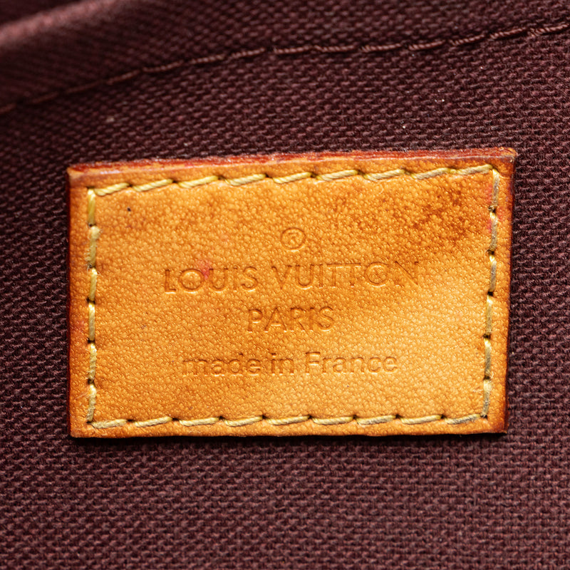 Louis Vuitton Monogram Canvas Favorite PM Shoulder Bag (SHF-HS9D4u)