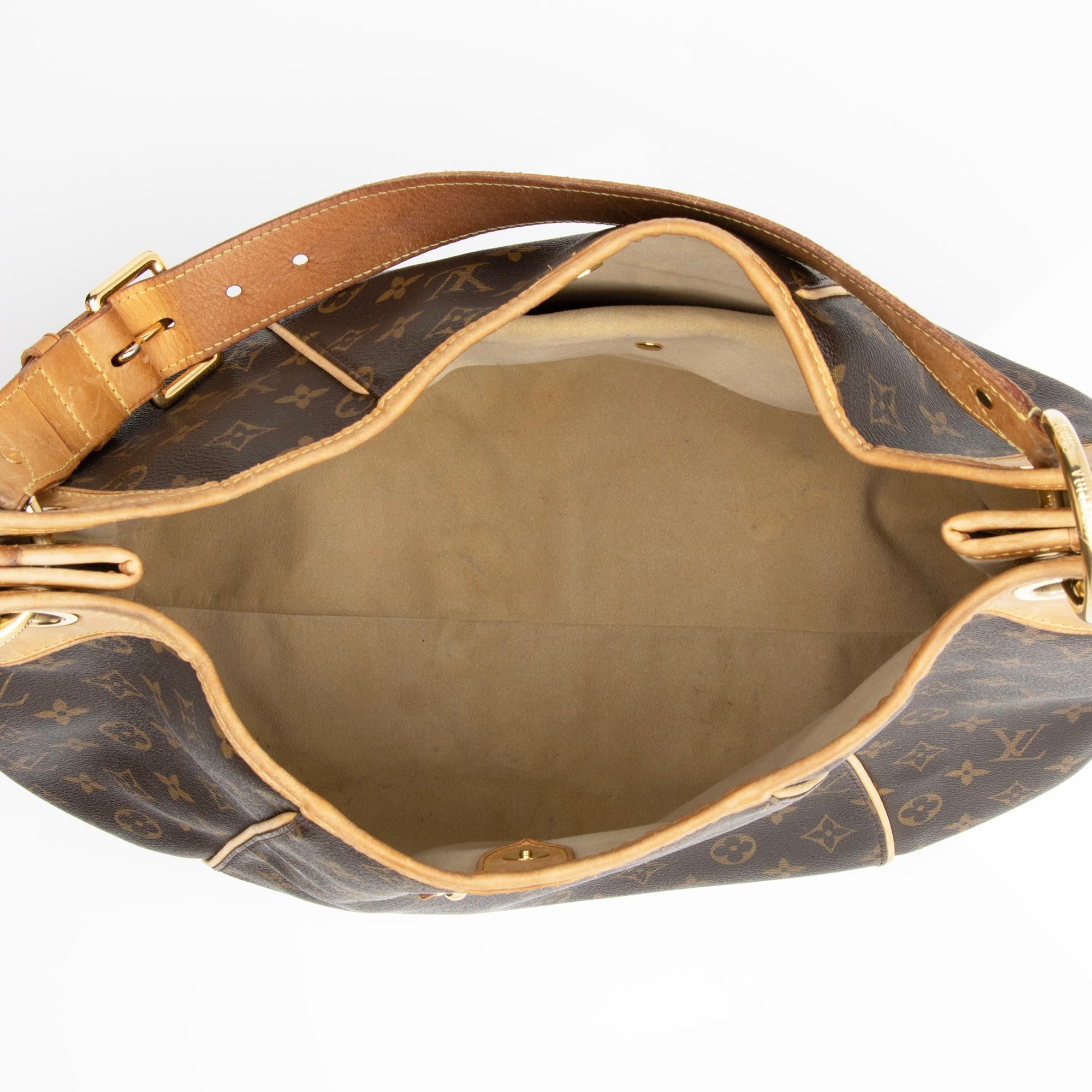 Louis Vuitton Monogram Canvas Galliera GM Shoulder Bag (SHF-pgVfNc)