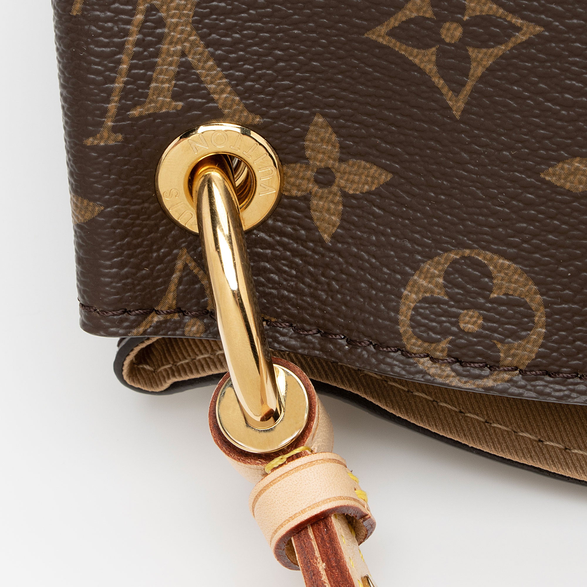 Louis Vuitton Monogram Canvas Graceful PM Hobo (SHF-jxAbZb)